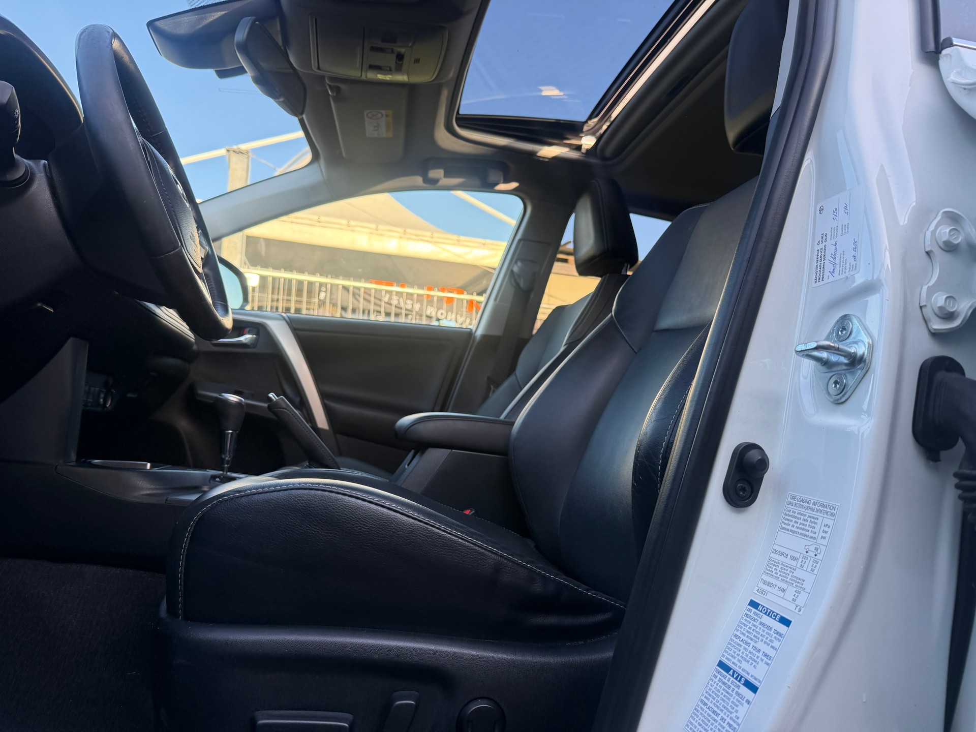 TOYOTA RAV-4 2.5 HSD Sol Premium e-CVT-image-12