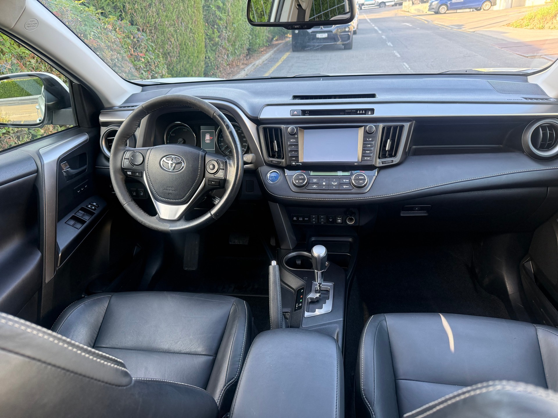 TOYOTA RAV-4 2.5 HSD Sol Premium e-CVT-image-9