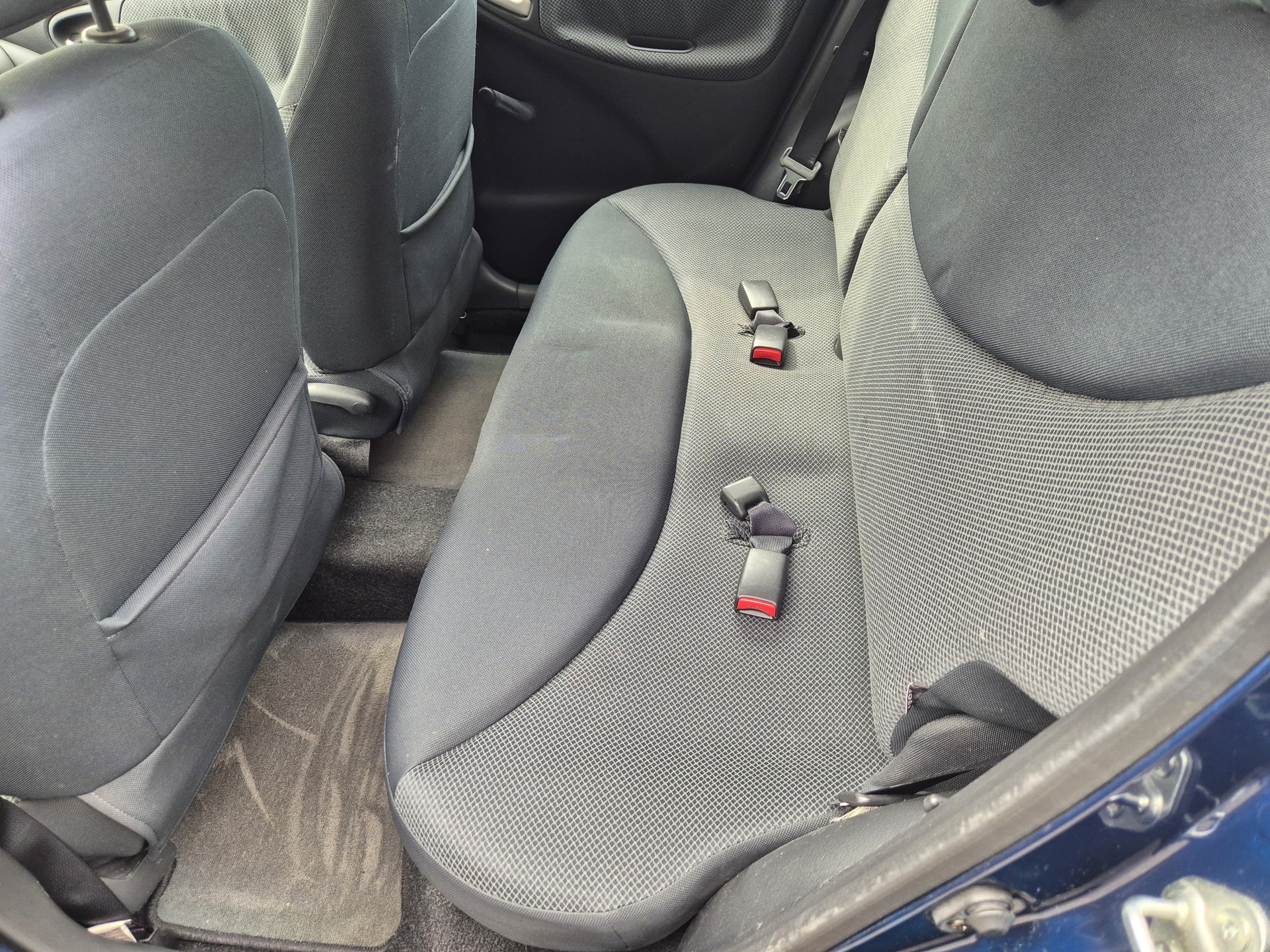TOYOTA Yaris 1.3 Linea Sol-image-6