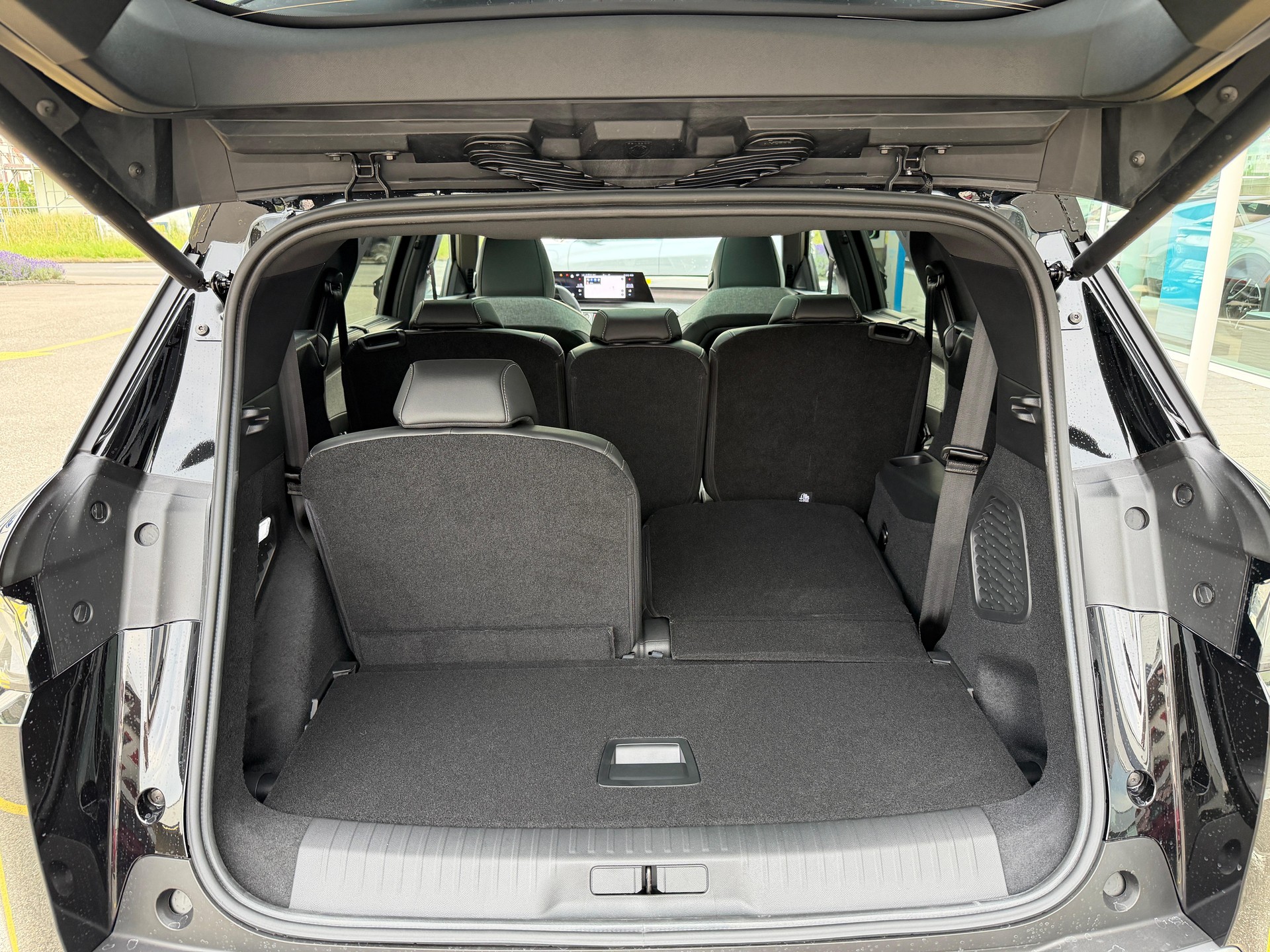 PEUGEOT 5008 1.2 Hybrid GT Exclusive-image-14