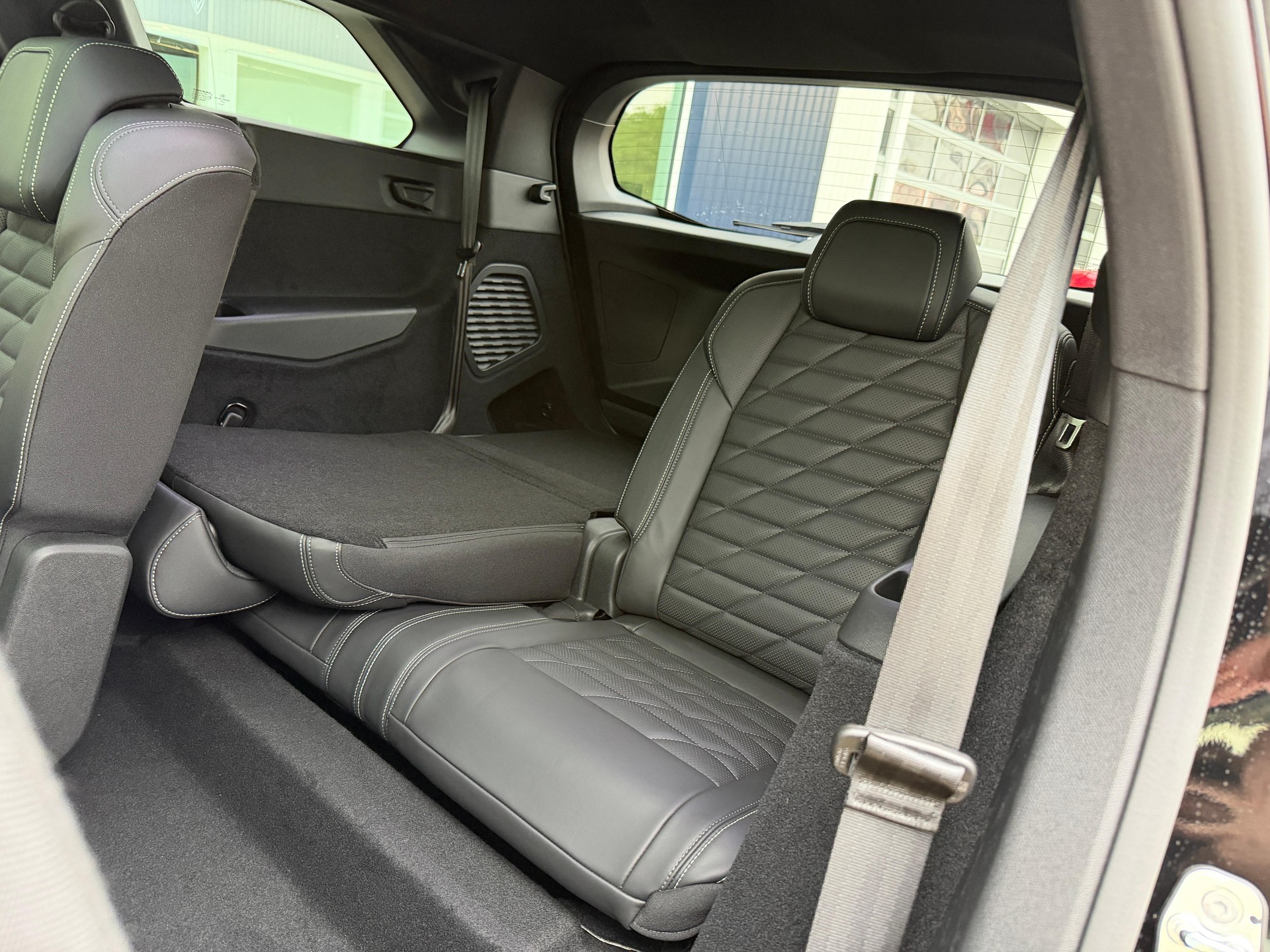 PEUGEOT 5008 1.2 Hybrid GT Exclusive-image-13