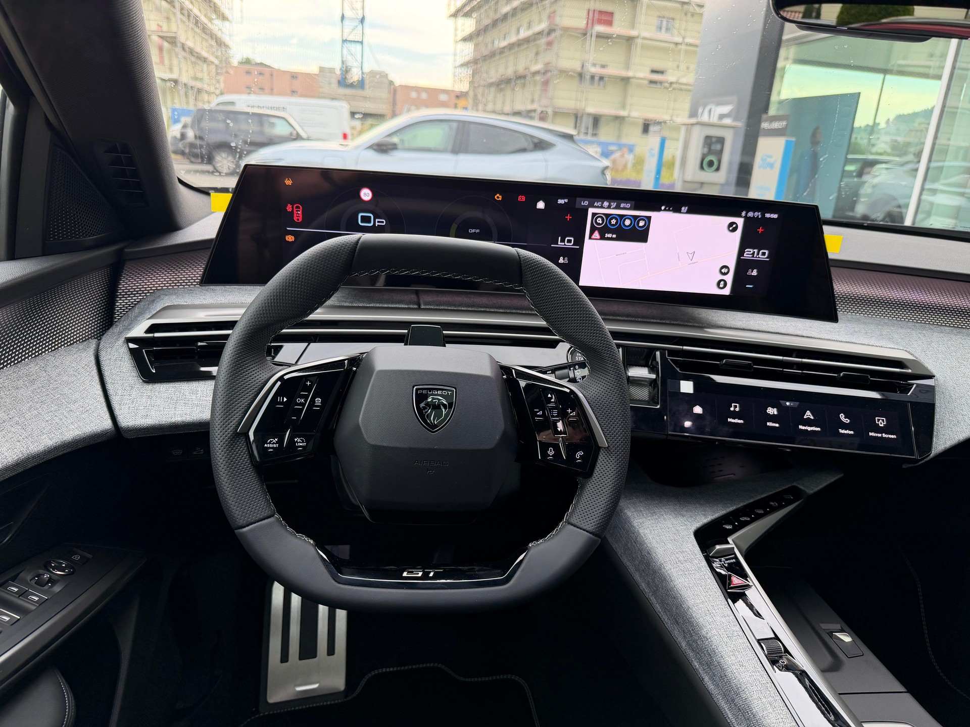 PEUGEOT 5008 1.2 Hybrid GT Exclusive-image-10