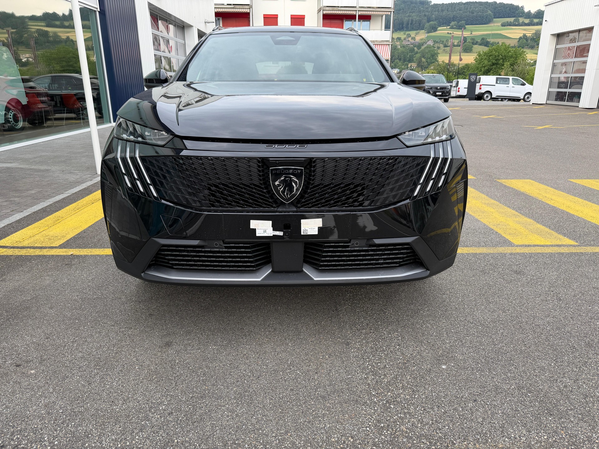 PEUGEOT 5008 1.2 Hybrid GT Exclusive-image-6