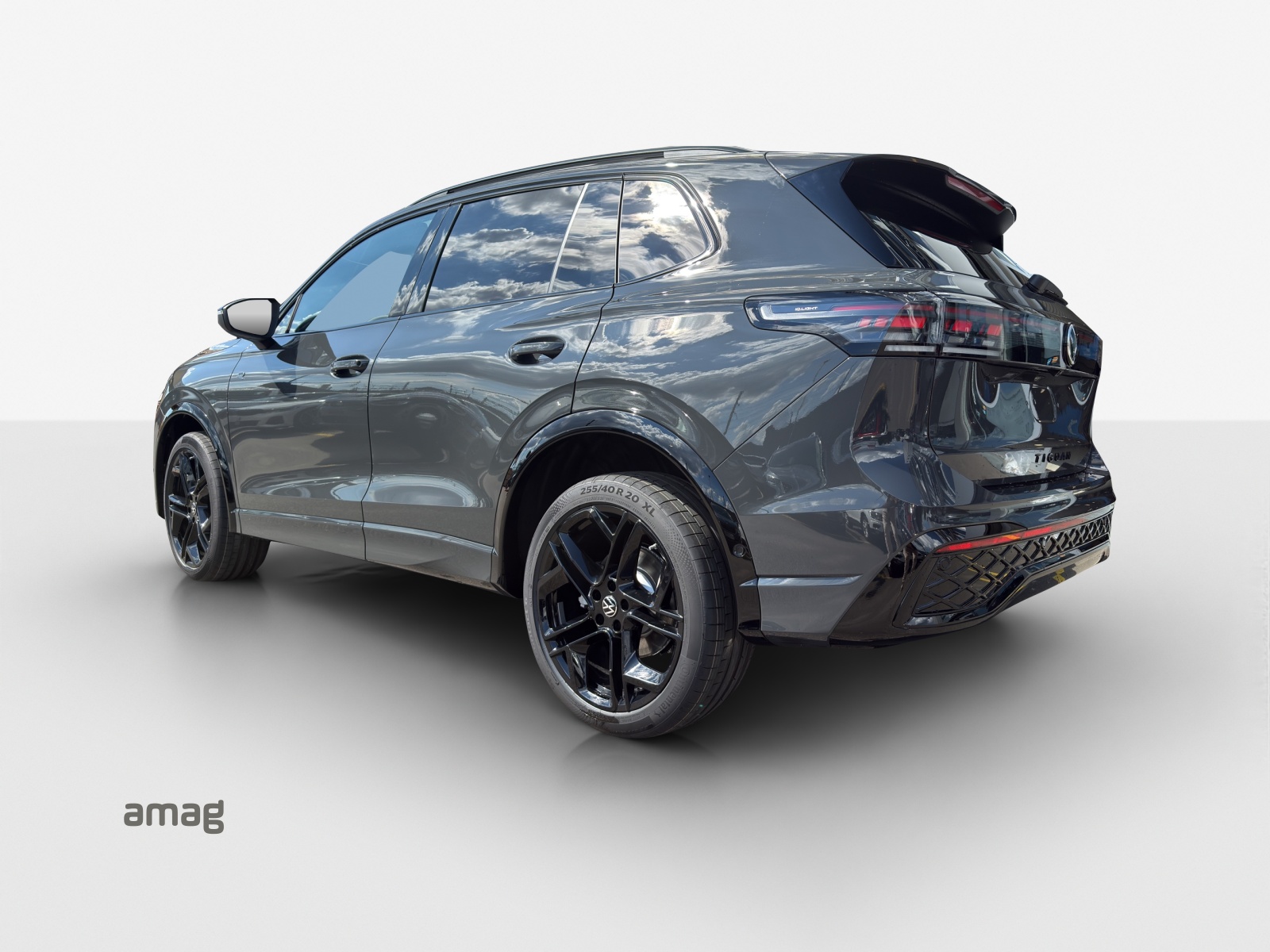 VW Tiguan 2.0 TSI DSG R-Line Plus 4Motion-image-2
