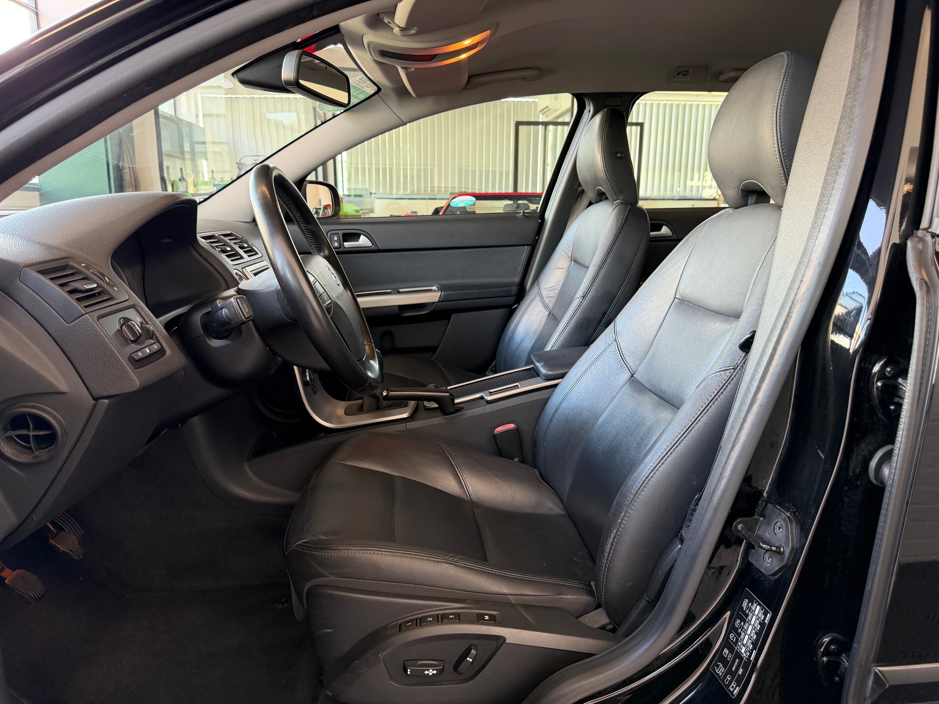 VOLVO V50 1.6D Summum-image-11