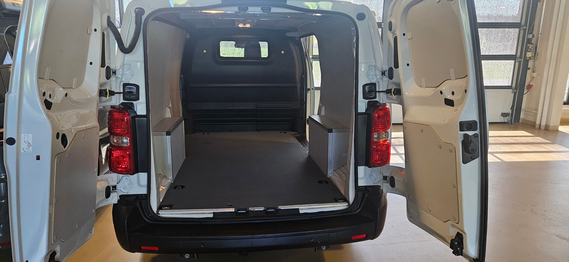 OPEL Vivaro Cargo 2.0 D s/s XL EN Aut.-image-5