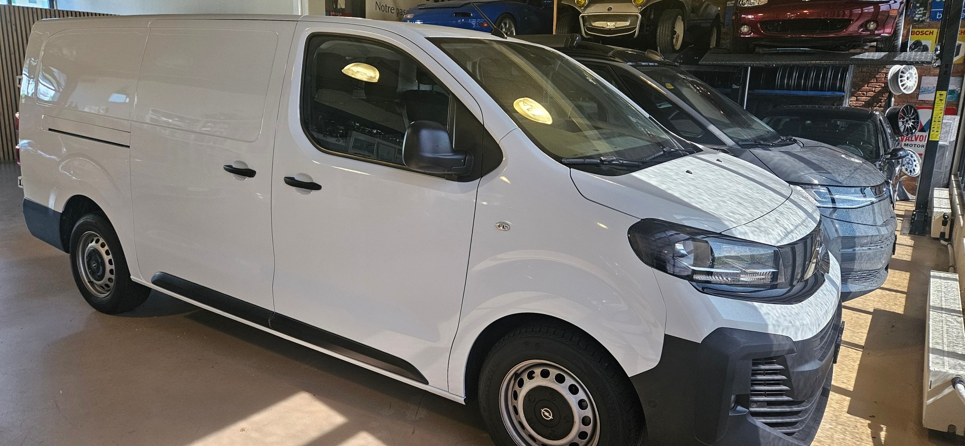 OPEL Vivaro Cargo 2.0 D s/s XL EN Aut.-image-3