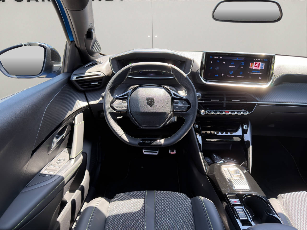 PEUGEOT 208 1.2 Hybrid 145 GT-image-4