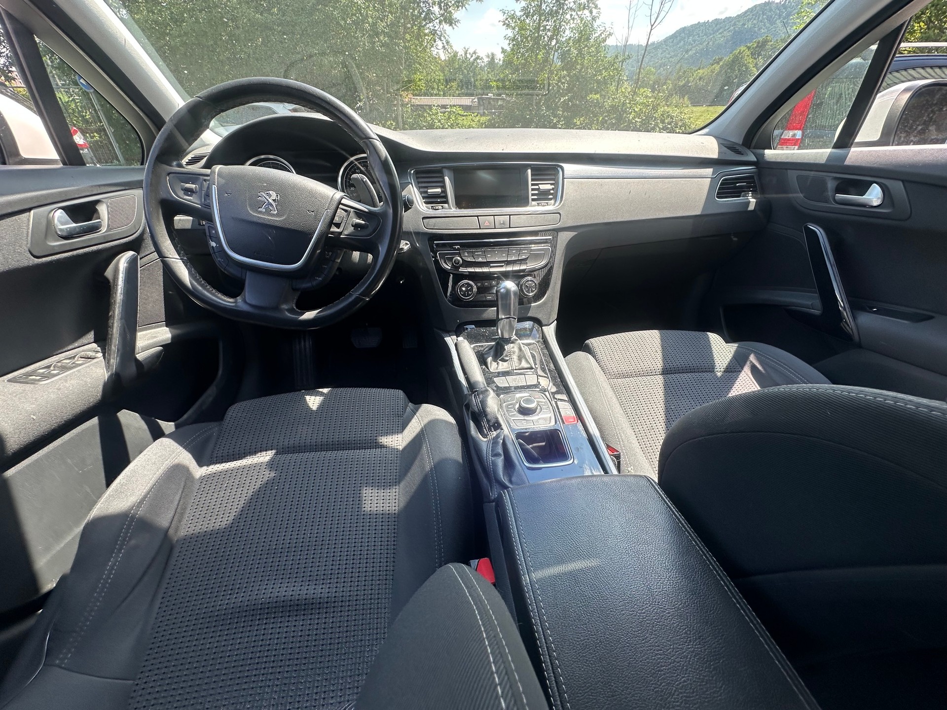 PEUGEOT 508 SW 2.0 HDI Business Automatic-image-4