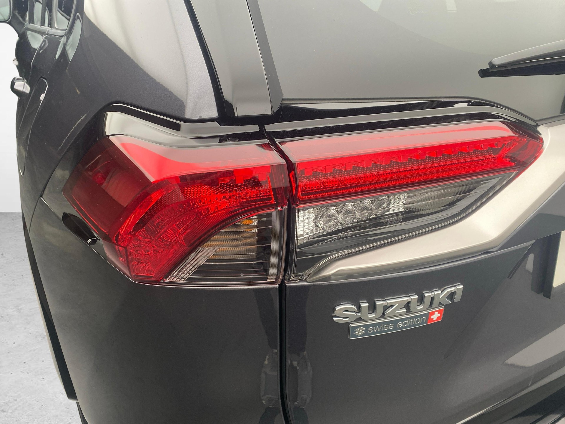 SUZUKI Across 2.5 PHEV Compact Top 4x4-image-19