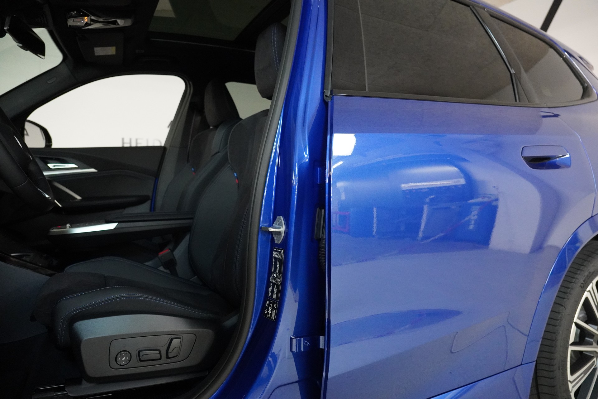 BMW X1 xDrive 23i 48V M Sport Pro-image-10