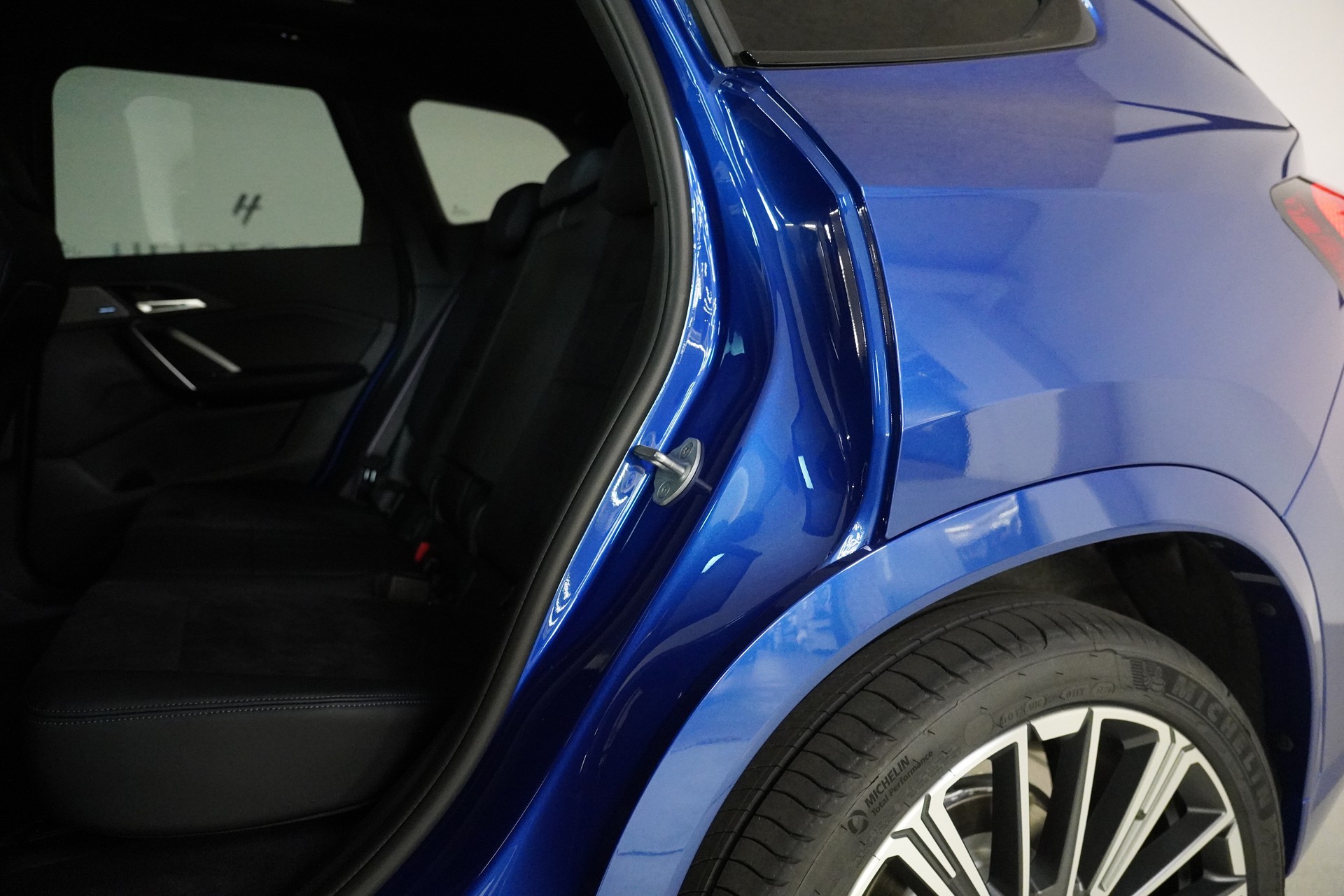 BMW X1 xDrive 23i 48V M Sport Pro-image-12