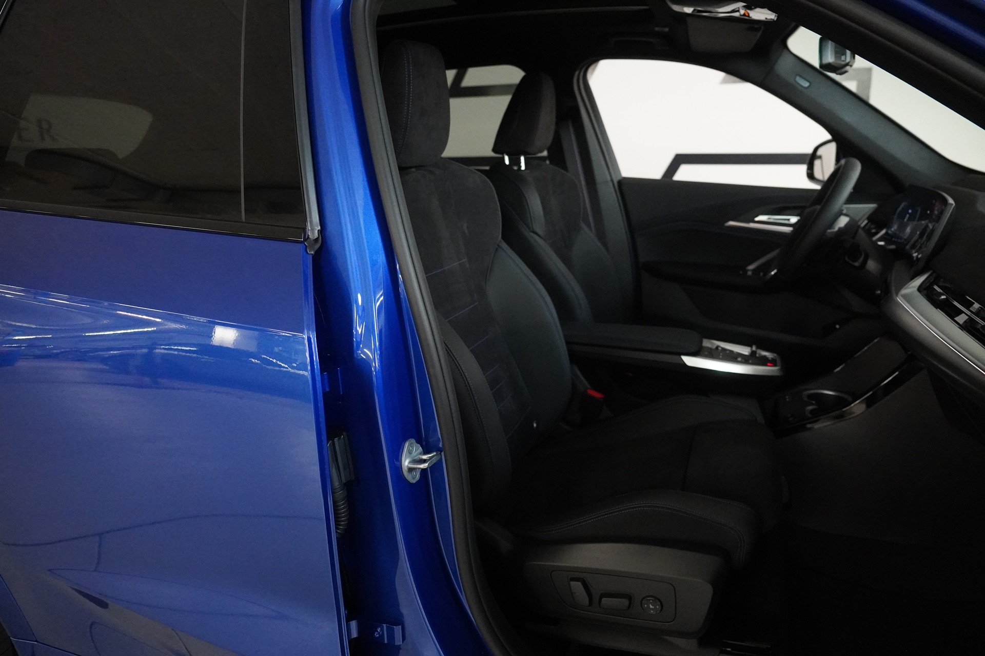 BMW X1 xDrive 23i 48V M Sport Pro-image-13