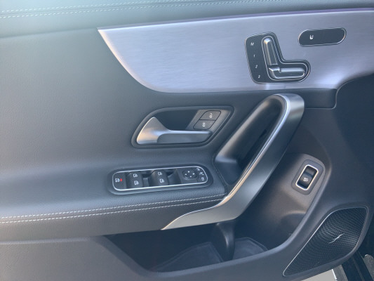 MERCEDES-BENZ CLA SB 250 AMG Line 4M 7G-image-9
