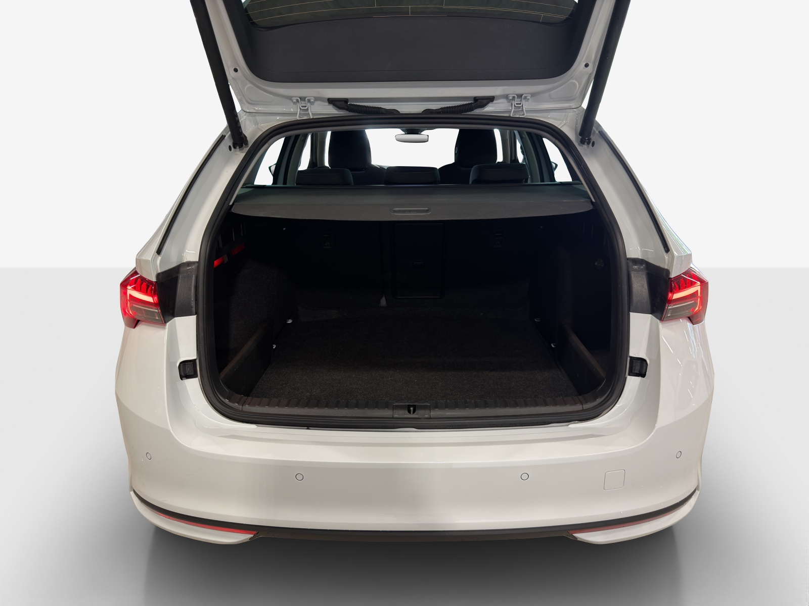 SKODA Octavia Combi 2.0 TDI DSG Selection-image-12