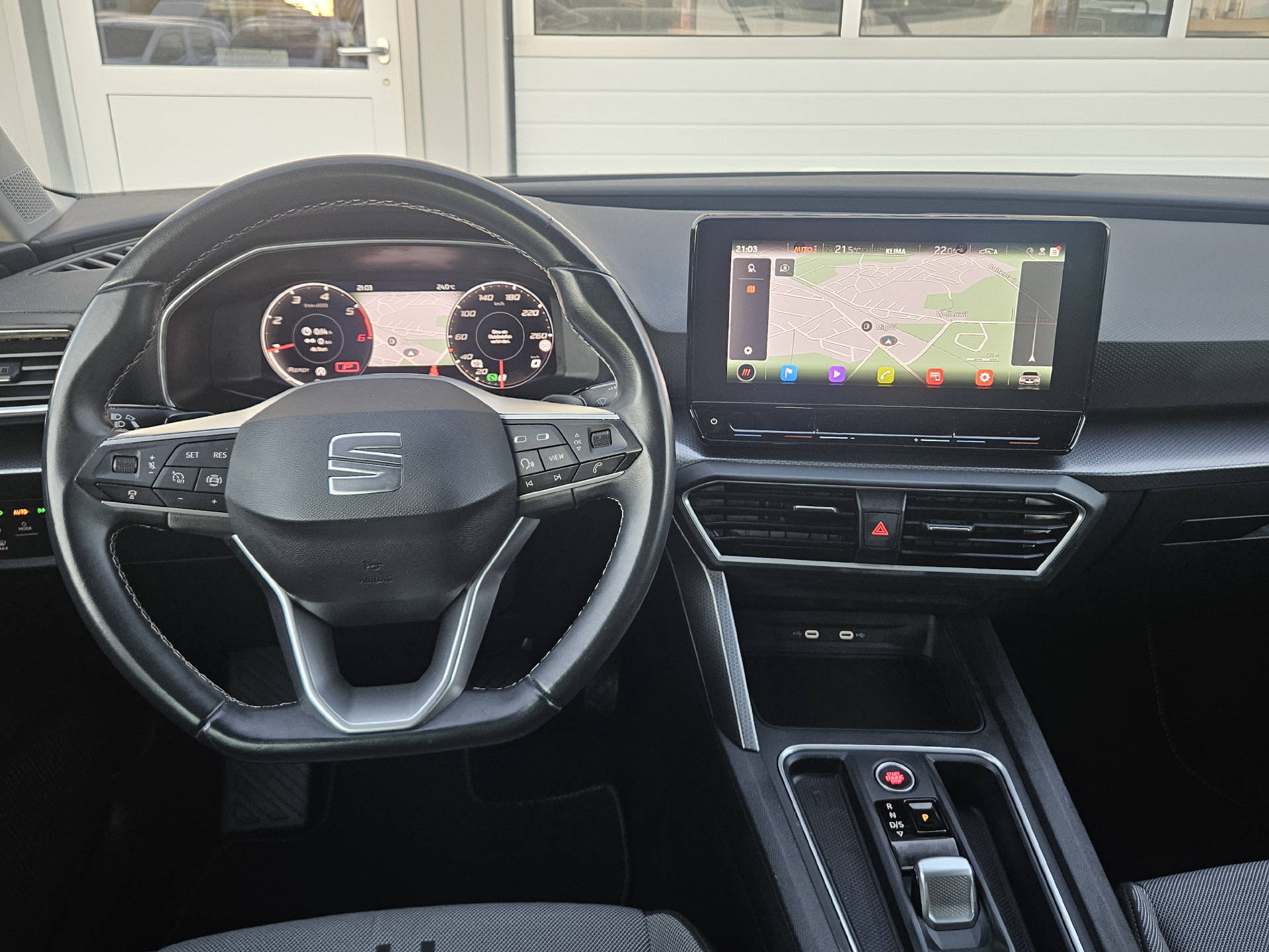 SEAT Leon ST 2.0 TDI Style DSG* Navi * Abstandsregeltempomat ACC *-image-8