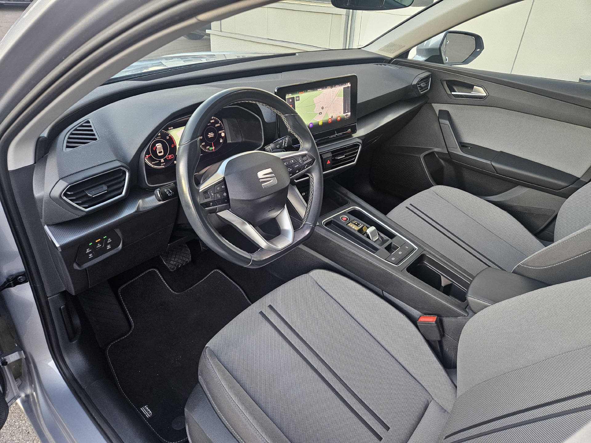 SEAT Leon ST 2.0 TDI Style DSG* Navi * Abstandsregeltempomat ACC *-image-10