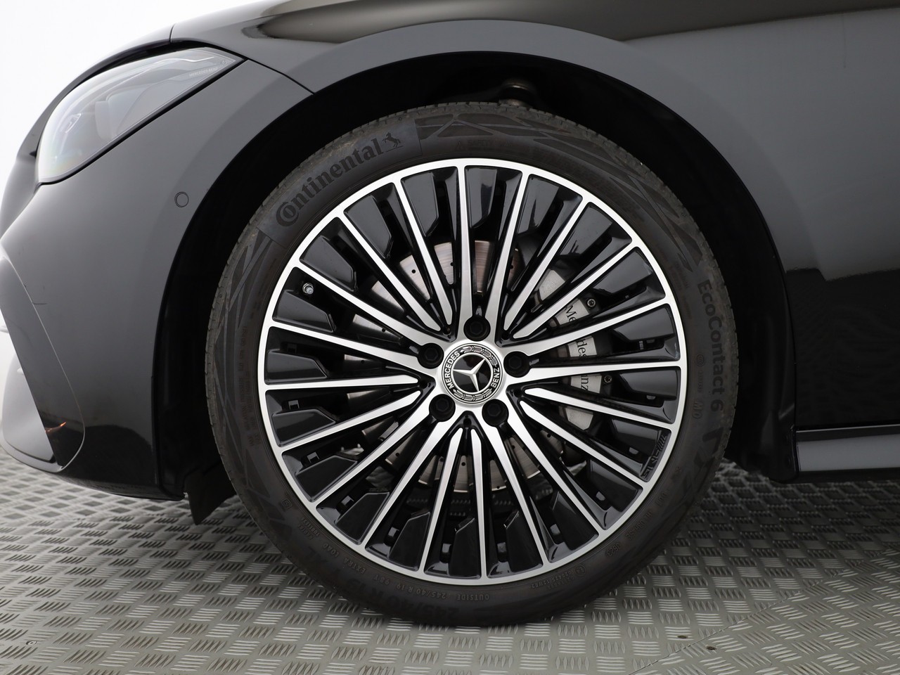 MERCEDES-BENZ CLE 200 Coupé AMG Line 4Matic 9G-Tronic-image-2