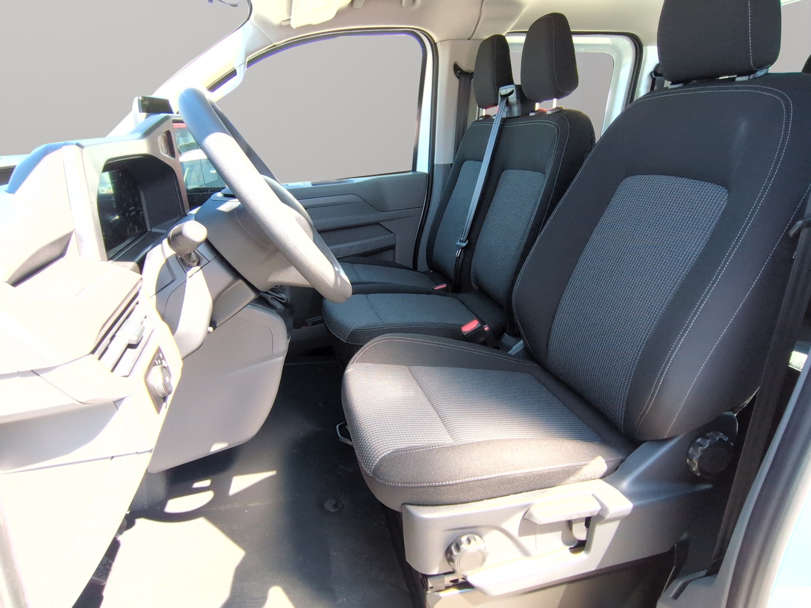VW Transporter 2.0 TDI-image-5