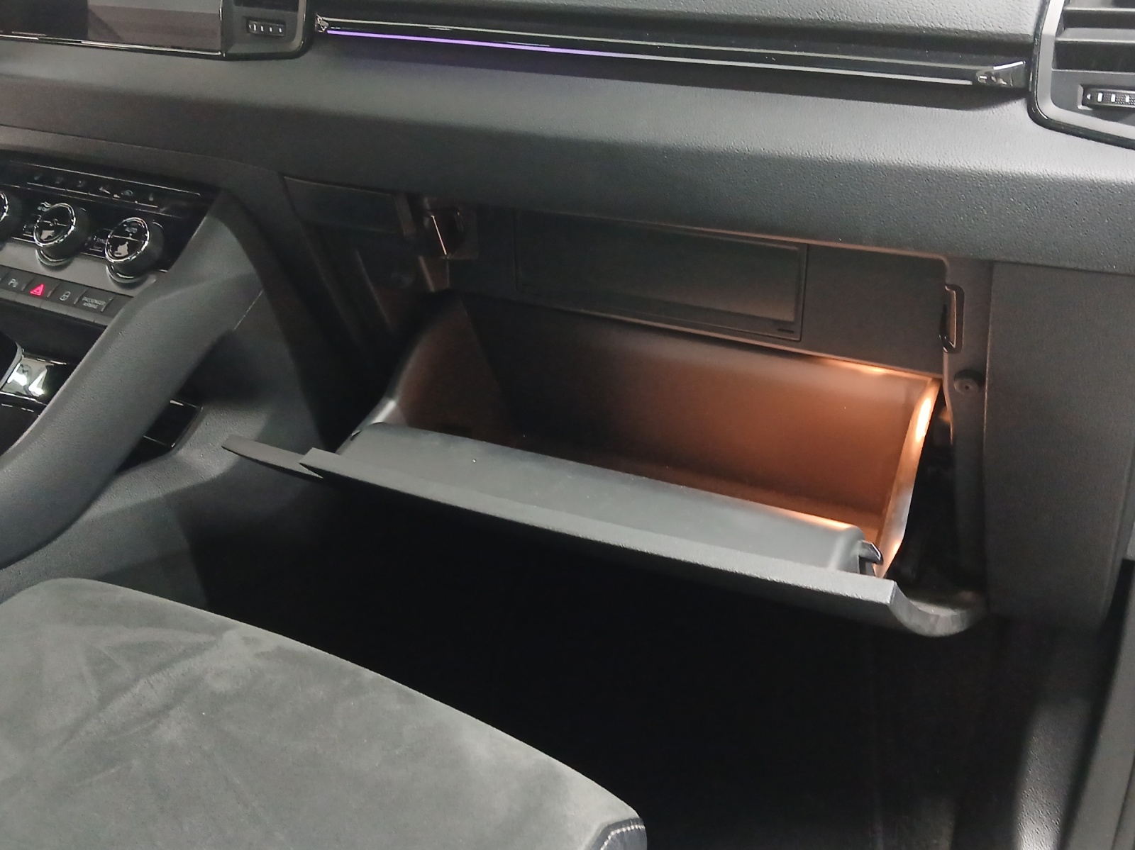 SKODA Karoq 2.0 TSI SportLine 4x4 DSG-image-14
