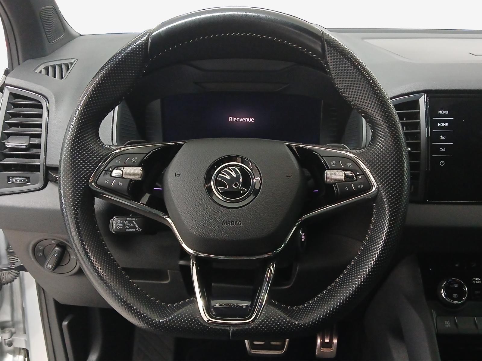 SKODA Karoq 2.0 TSI SportLine 4x4 DSG-image-9