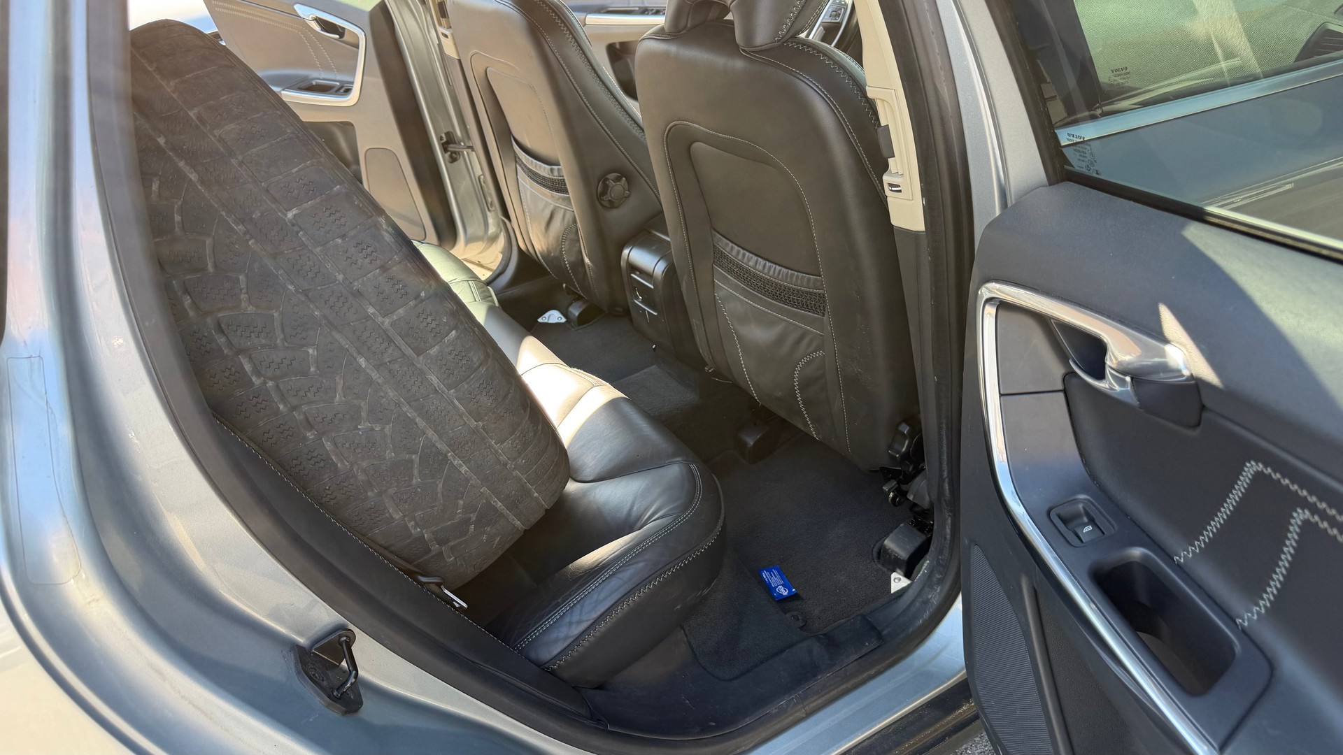 VOLVO XC60 D5 AWD OceanRace Geartronic-image-11