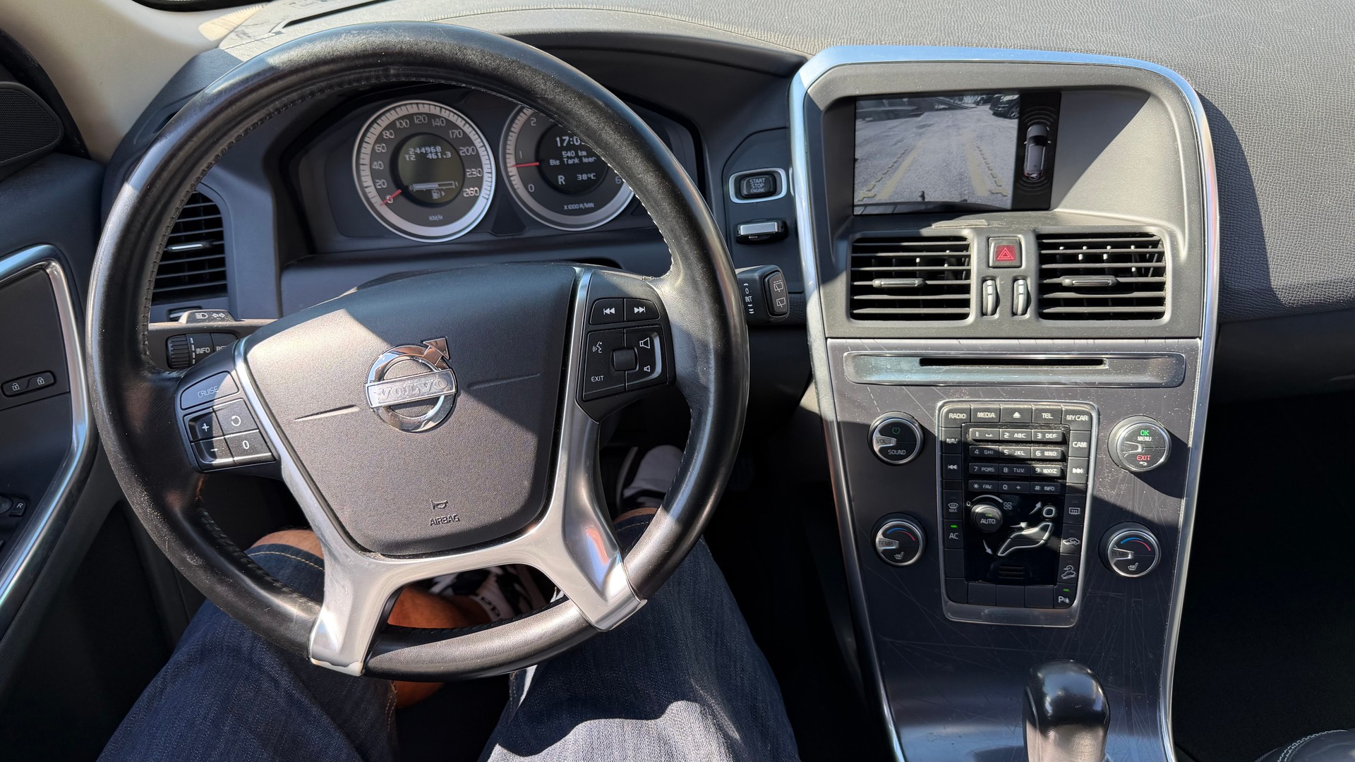 VOLVO XC60 D5 AWD OceanRace Geartronic-image-7