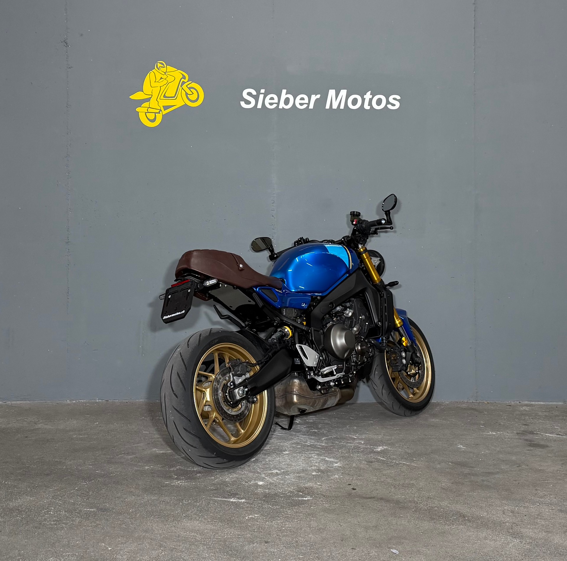 YAMAHA XSR 900-showroom-element-3