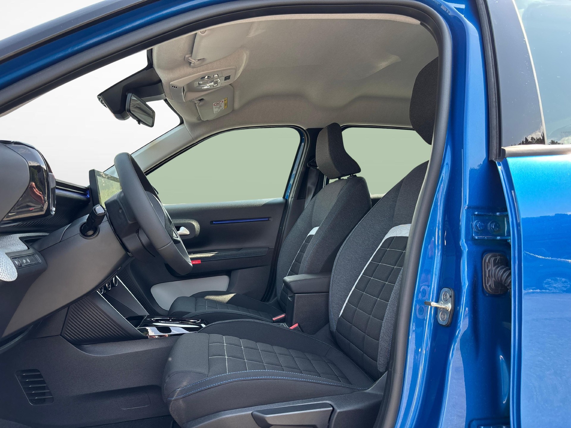 CITROEN C3 1.2 Hybrid Plus-image-7
