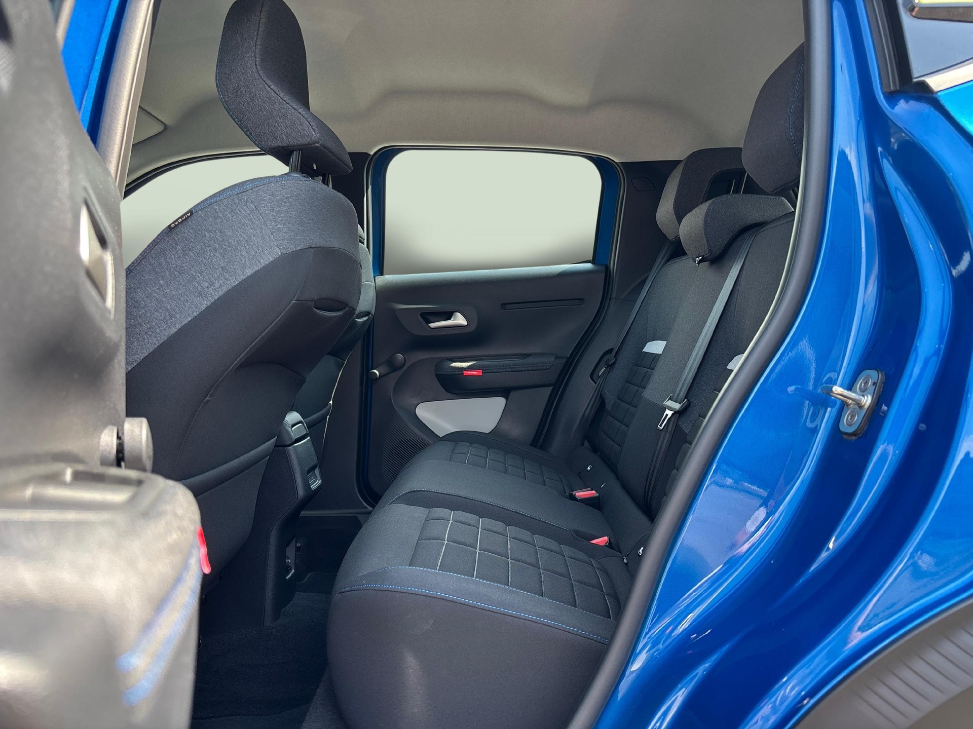 CITROEN C3 1.2 Hybrid Plus-image-5