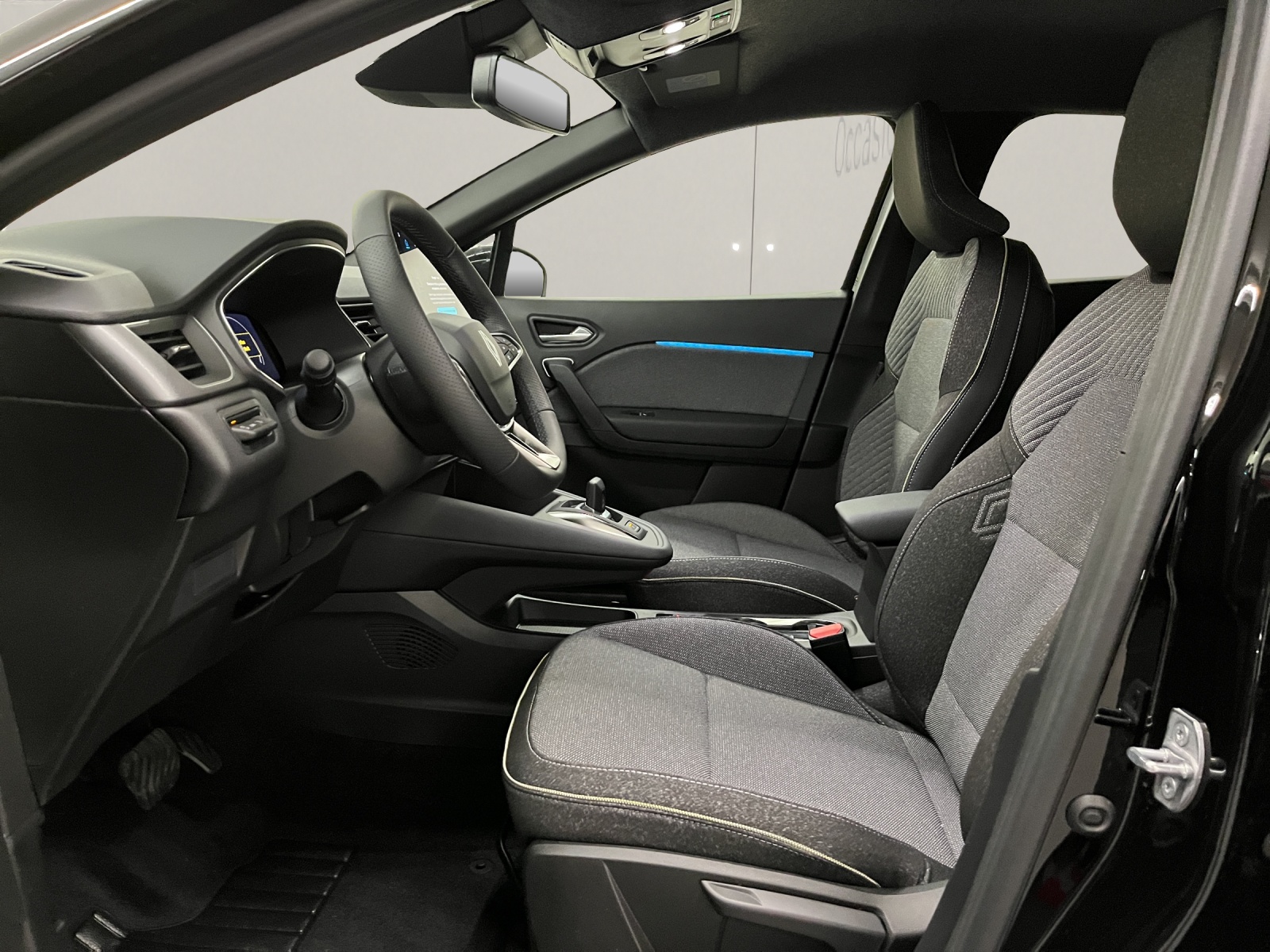 RENAULT Captur 1.8 E-Tech techno-image-4