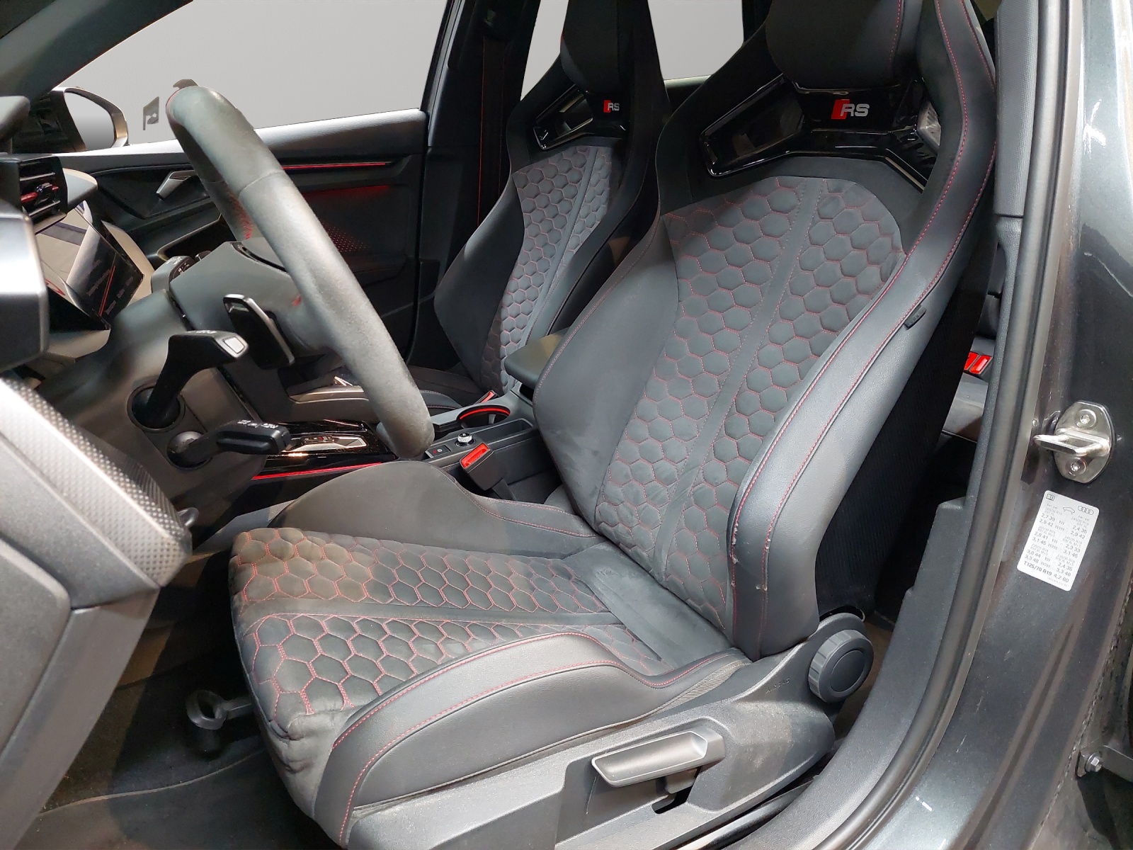 AUDI RS3 Sportback 2.5 TSI quattro S-tronic-image-5