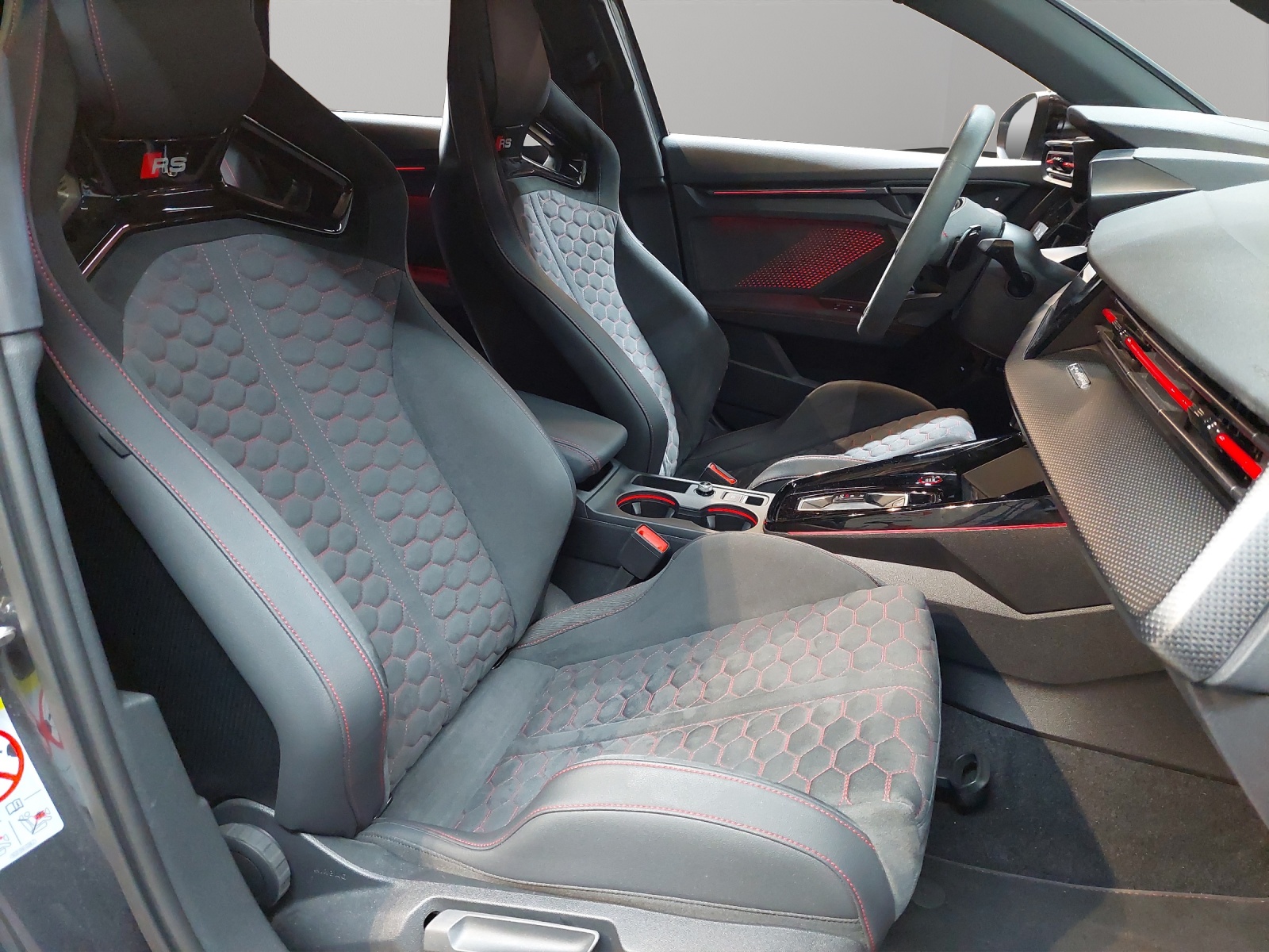 AUDI RS3 Sportback 2.5 TSI quattro S-tronic-image-10