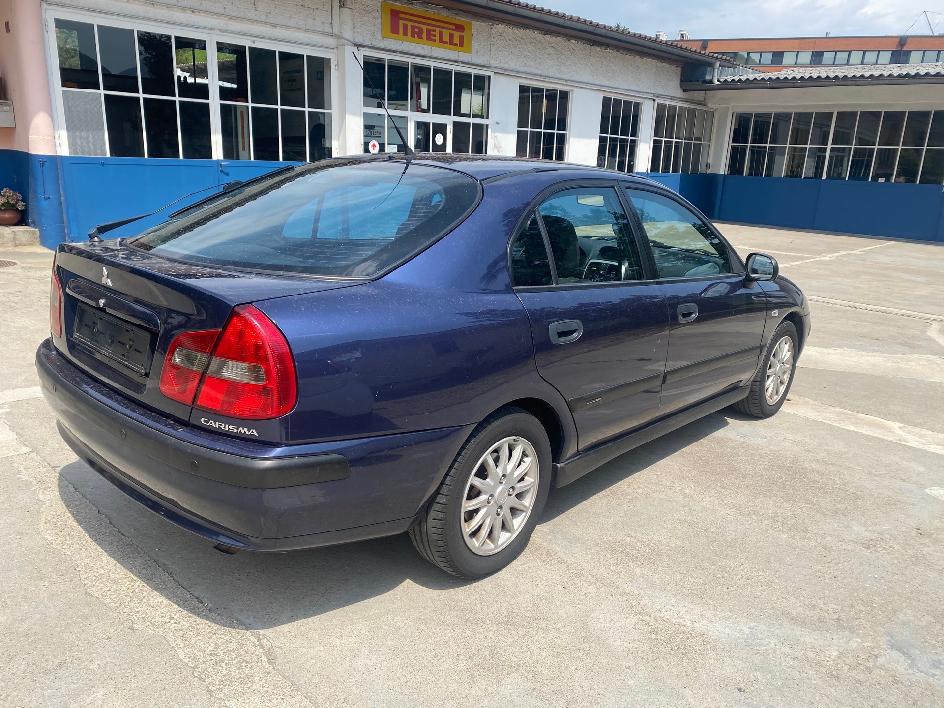 MITSUBISHI CARISMA-image-6
