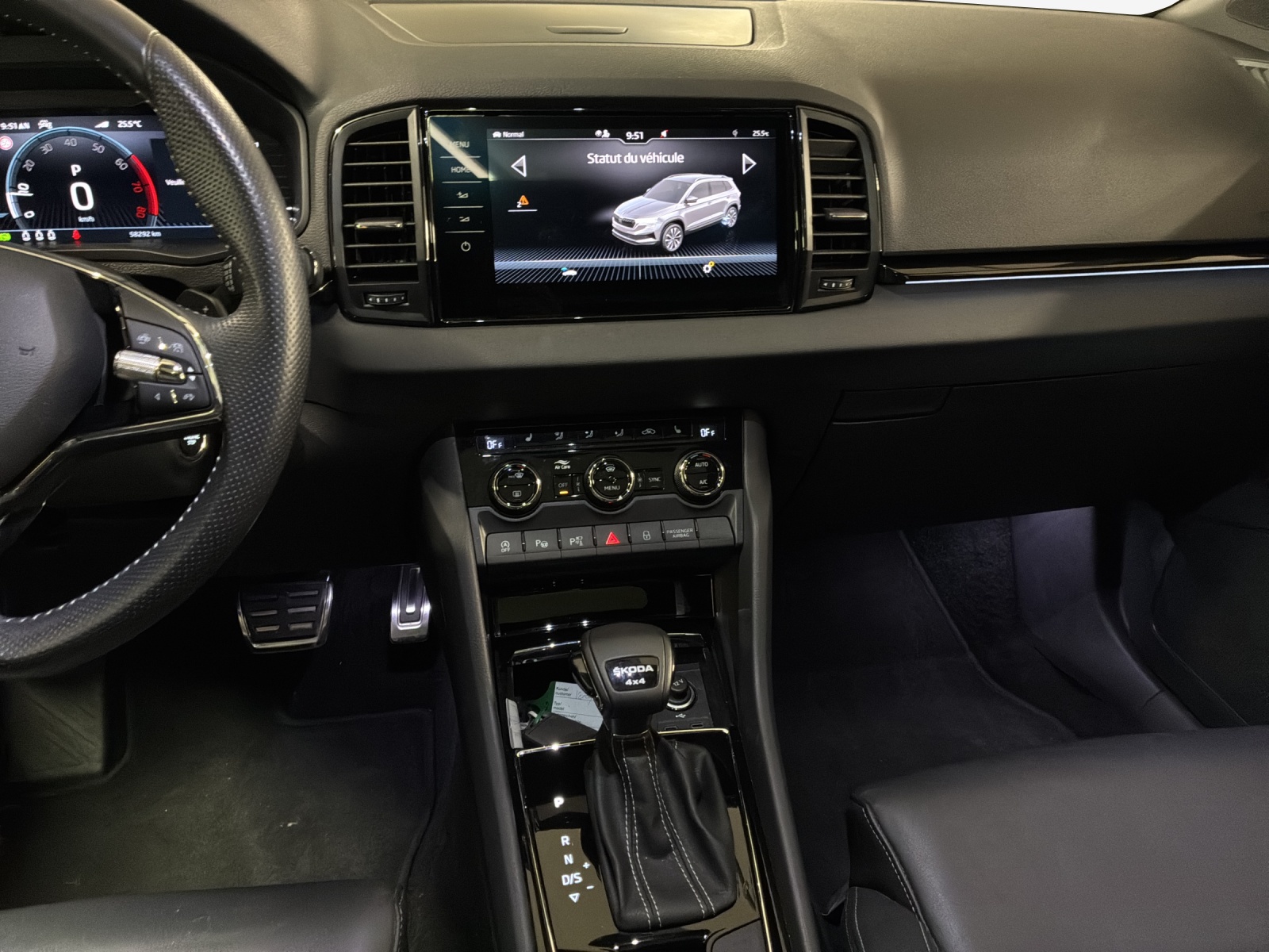 SKODA Karoq 2.0 TSI SportLine 4x4 DSG-image-10