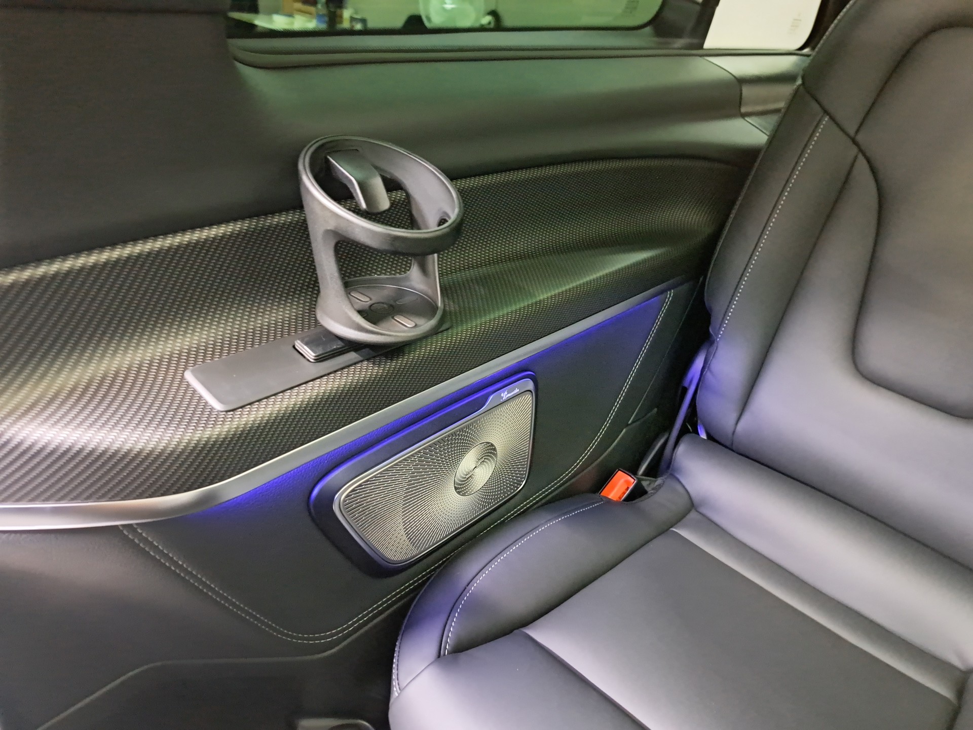 MERCEDES-BENZ V 300 d 4MATIC EXCLUSIVE Swiss Edition 3200mm L-image-11