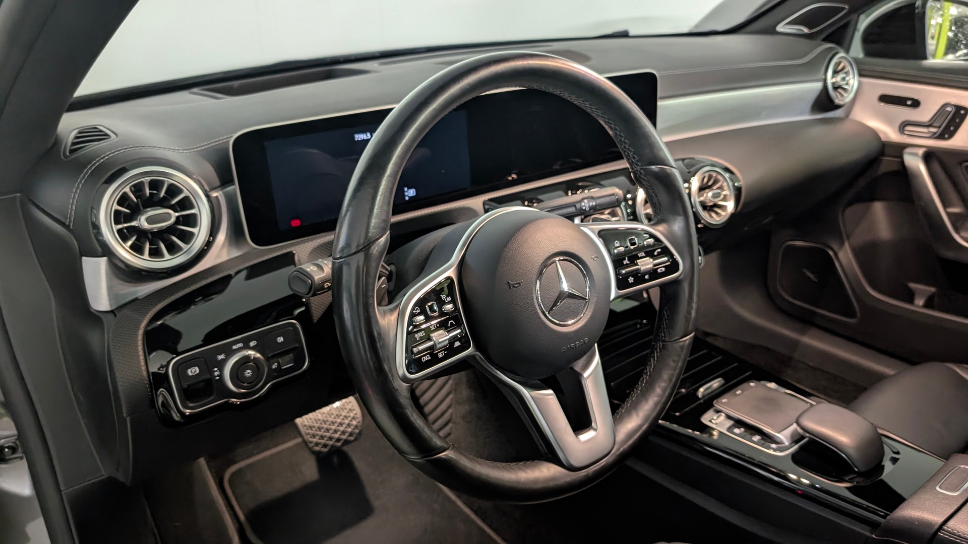 MERCEDES-BENZ A 250 Progressive 4matic-image-6