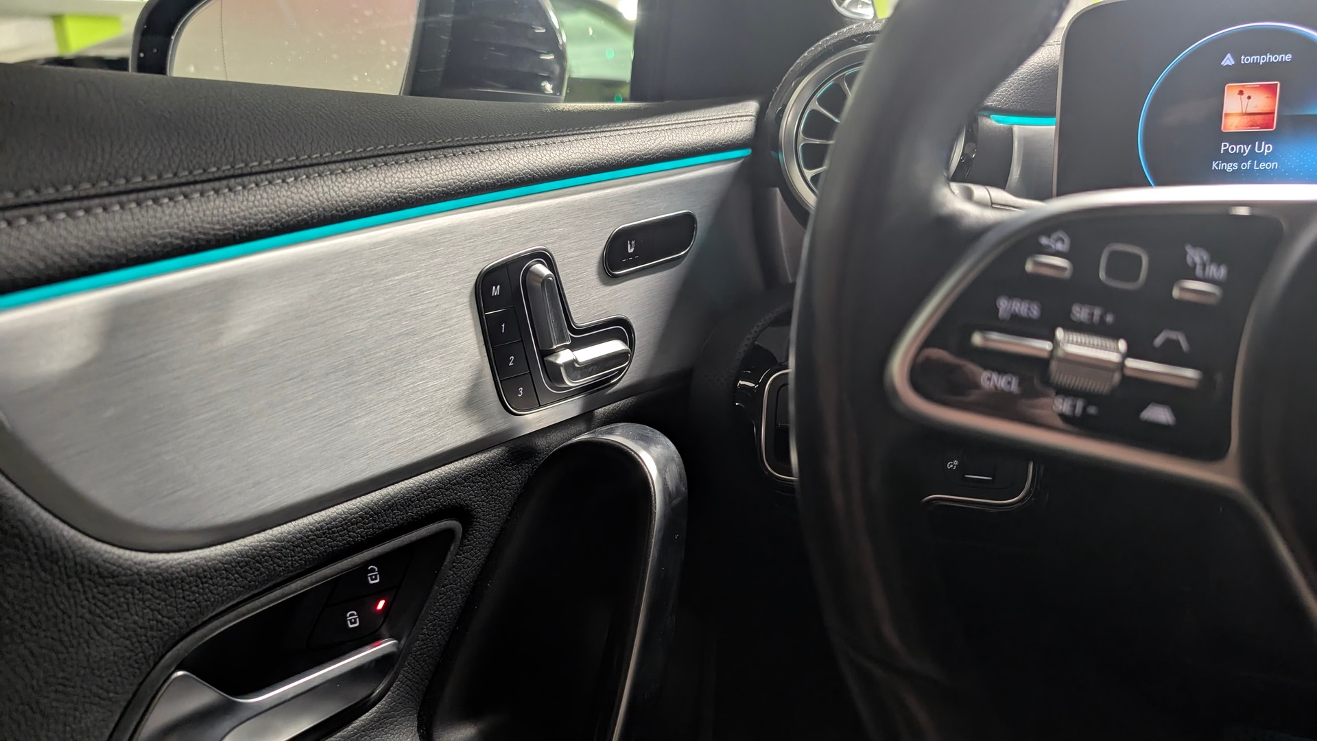 MERCEDES-BENZ A 250 Progressive 4matic-image-10