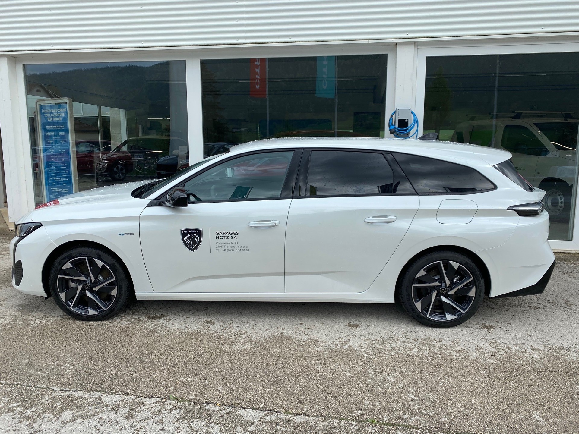 PEUGEOT 308 SW 1.6 PHEV Allure Pack-image-2