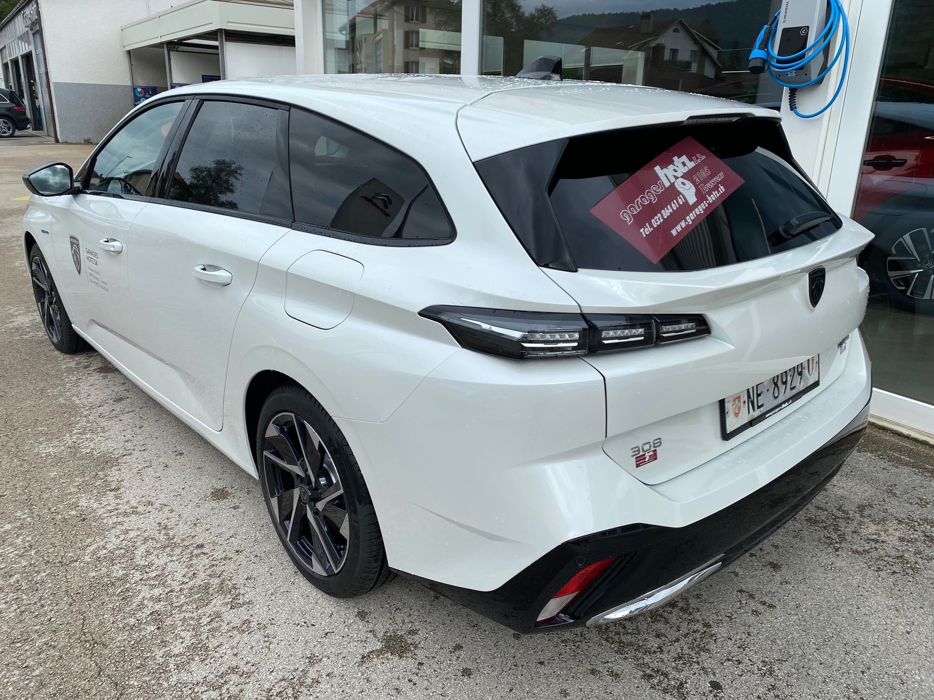 PEUGEOT 308 SW 1.6 PHEV Allure Pack-image-1