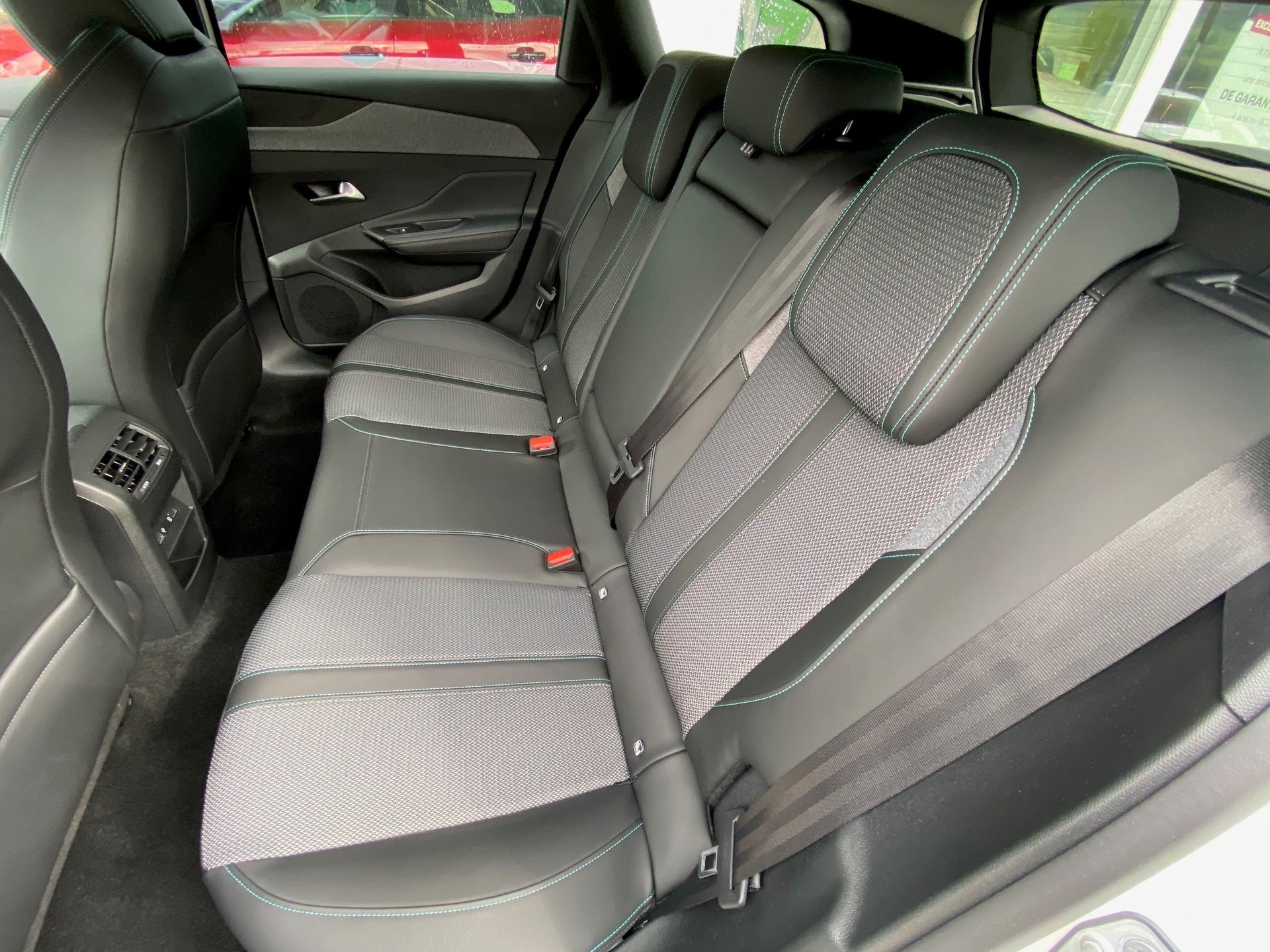 PEUGEOT 308 SW 1.6 PHEV Allure Pack-image-5