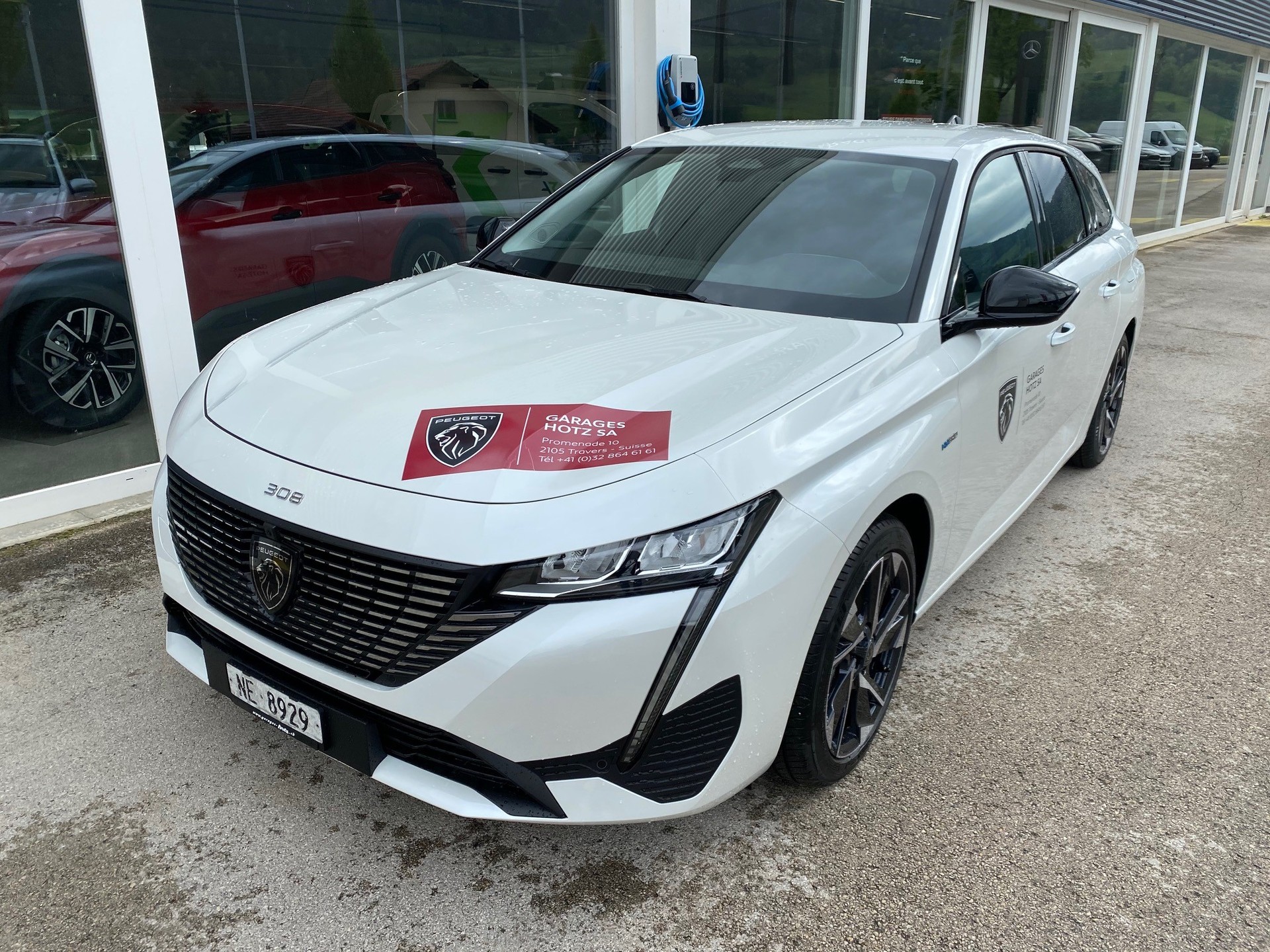 PEUGEOT 308 SW 1.6 PHEV Allure Pack-image-0