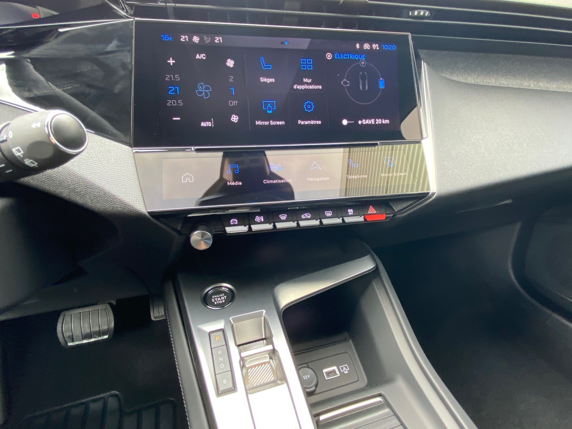 PEUGEOT 308 SW 1.6 PHEV Allure Pack-image-9