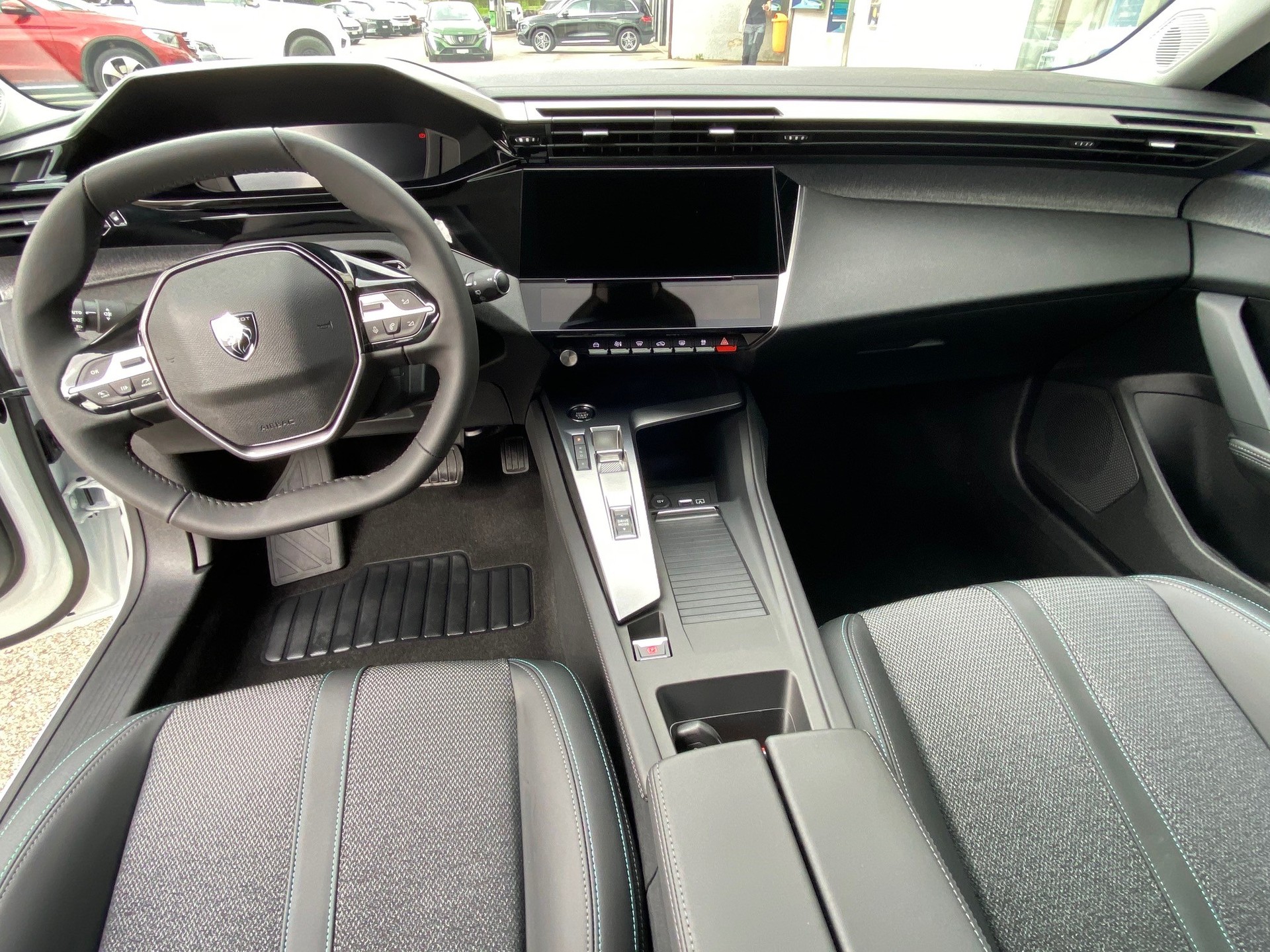 PEUGEOT 308 SW 1.6 PHEV Allure Pack-image-6
