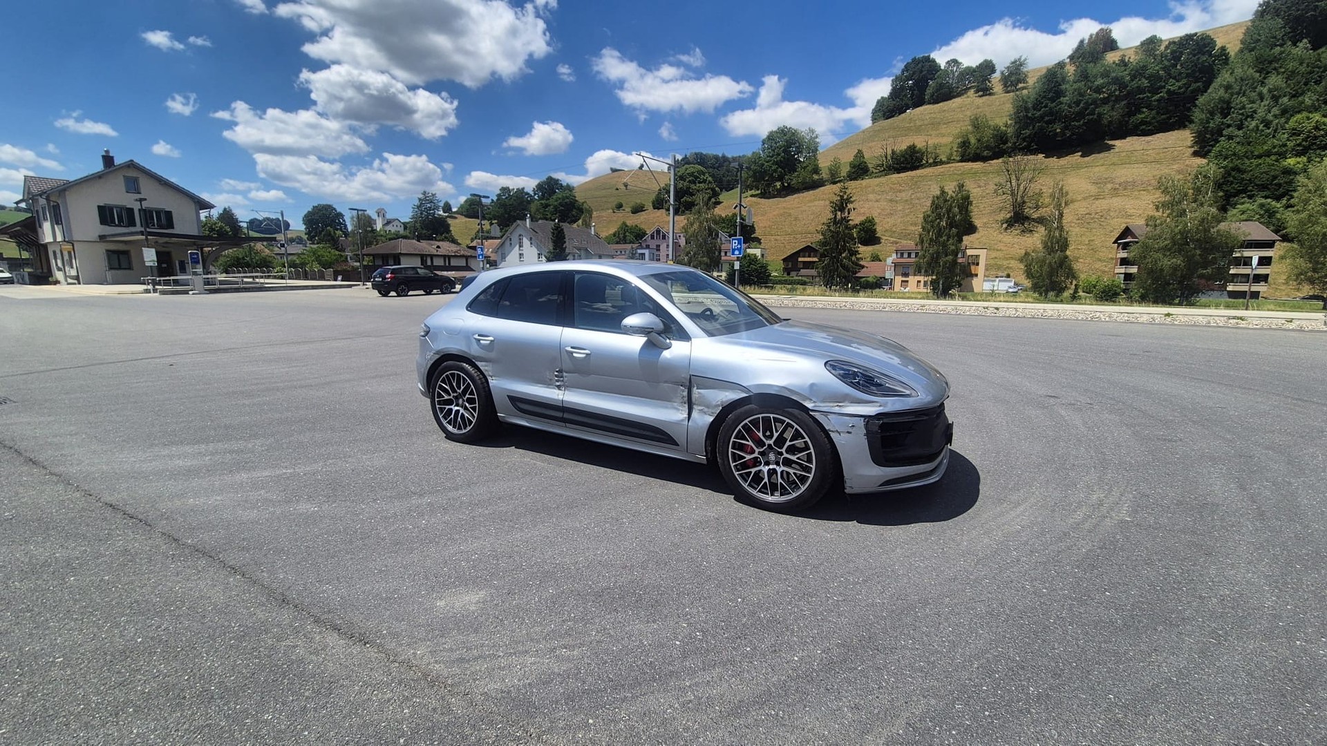 PORSCHE Macan GTS PDK-image-2