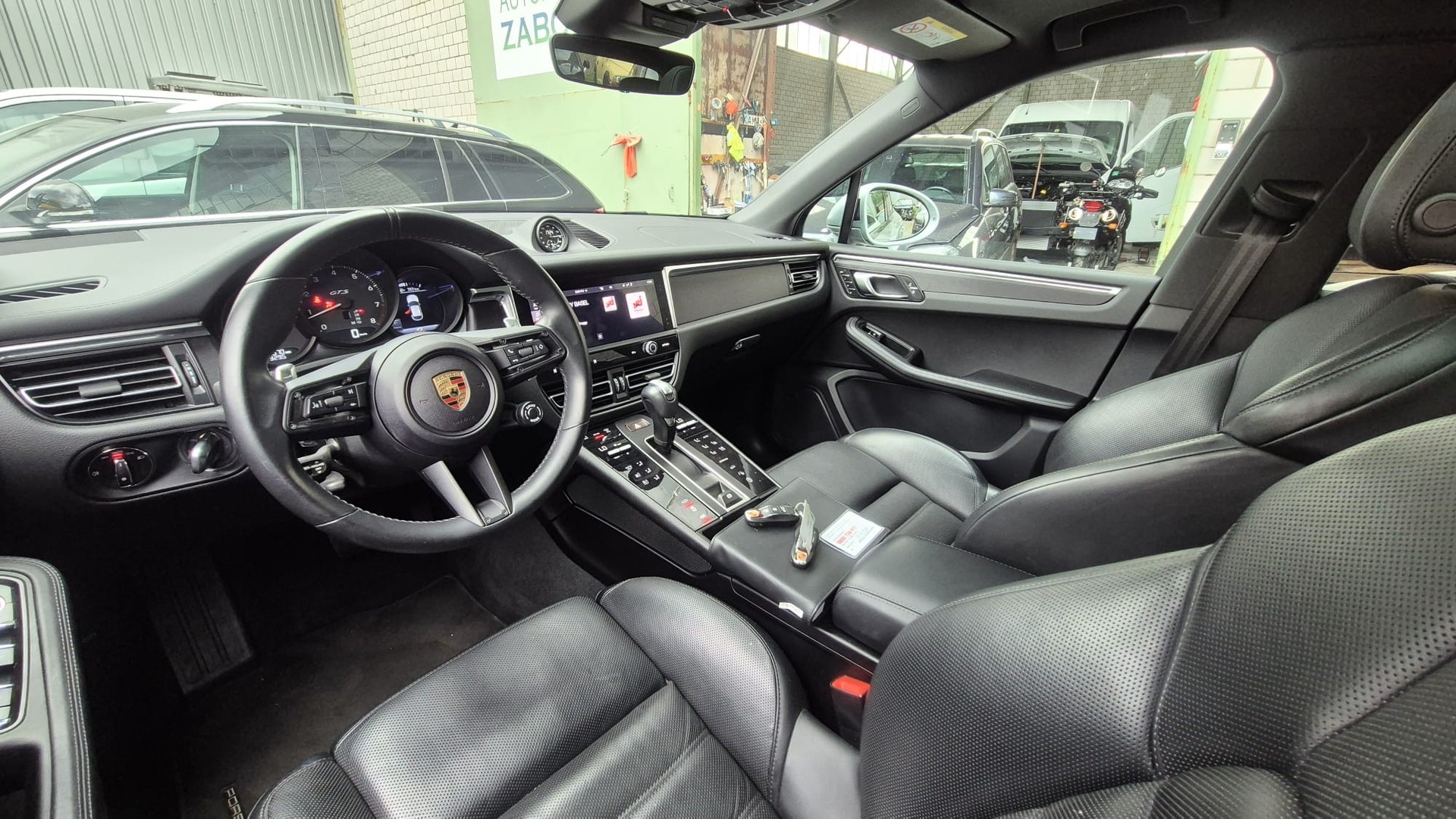 PORSCHE Macan GTS PDK-image-9