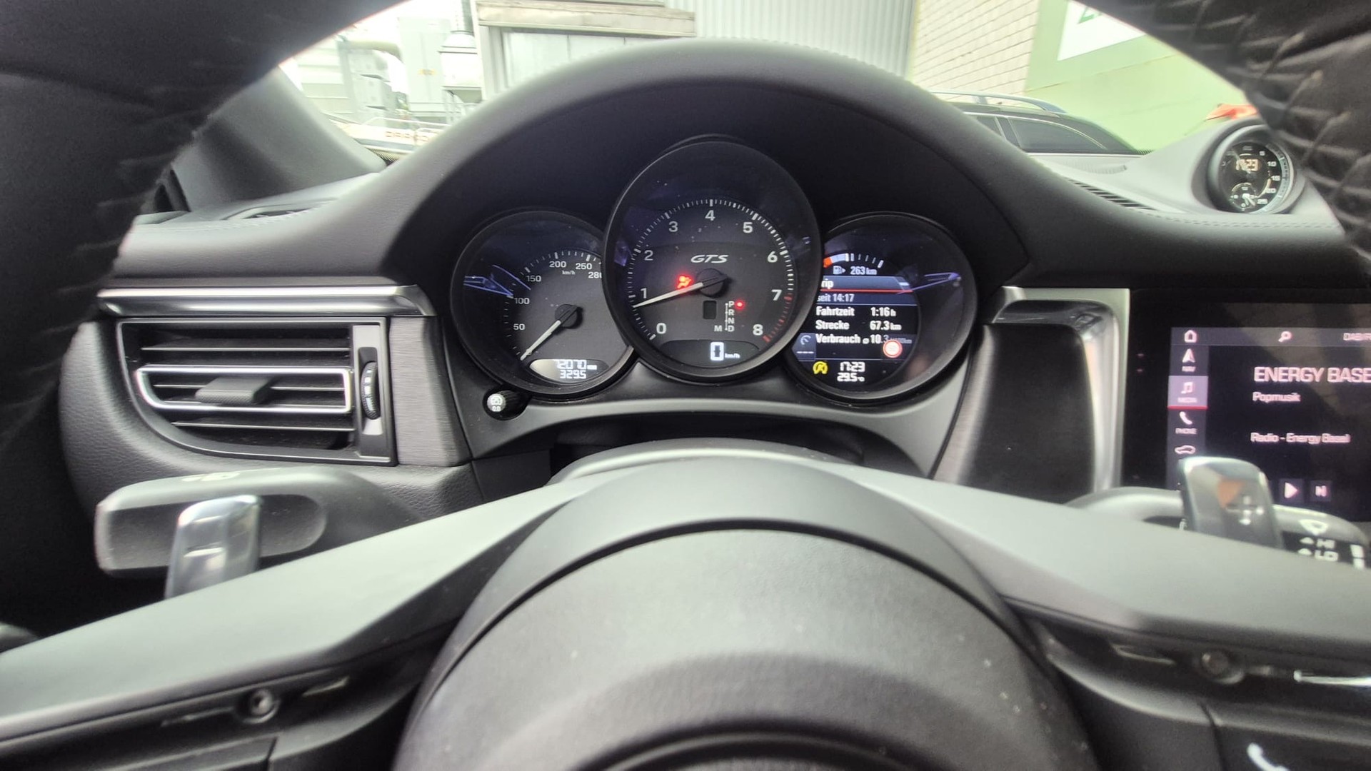 PORSCHE Macan GTS PDK-image-11