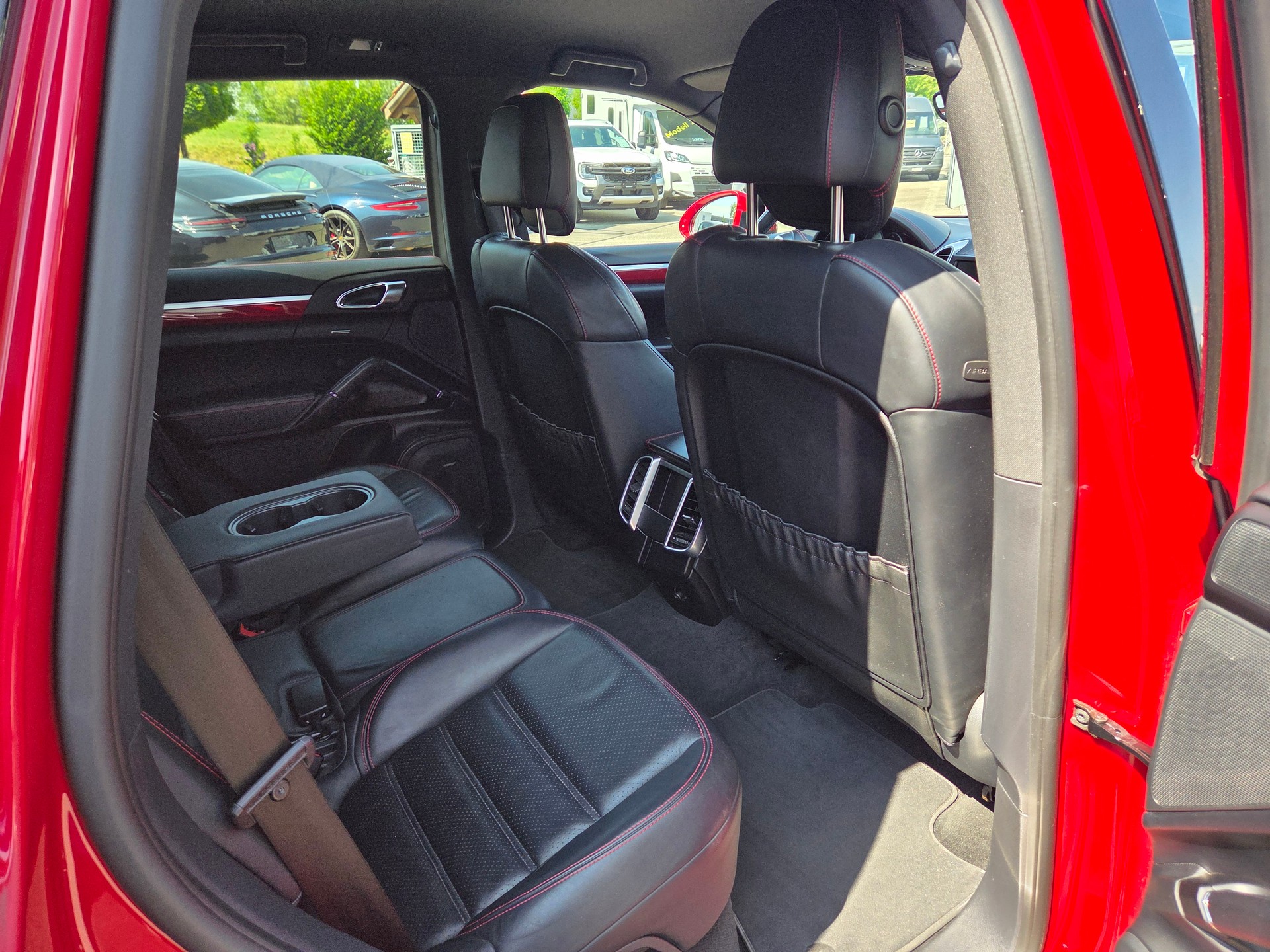 PORSCHE Cayenne S E-Hybrid-image-12