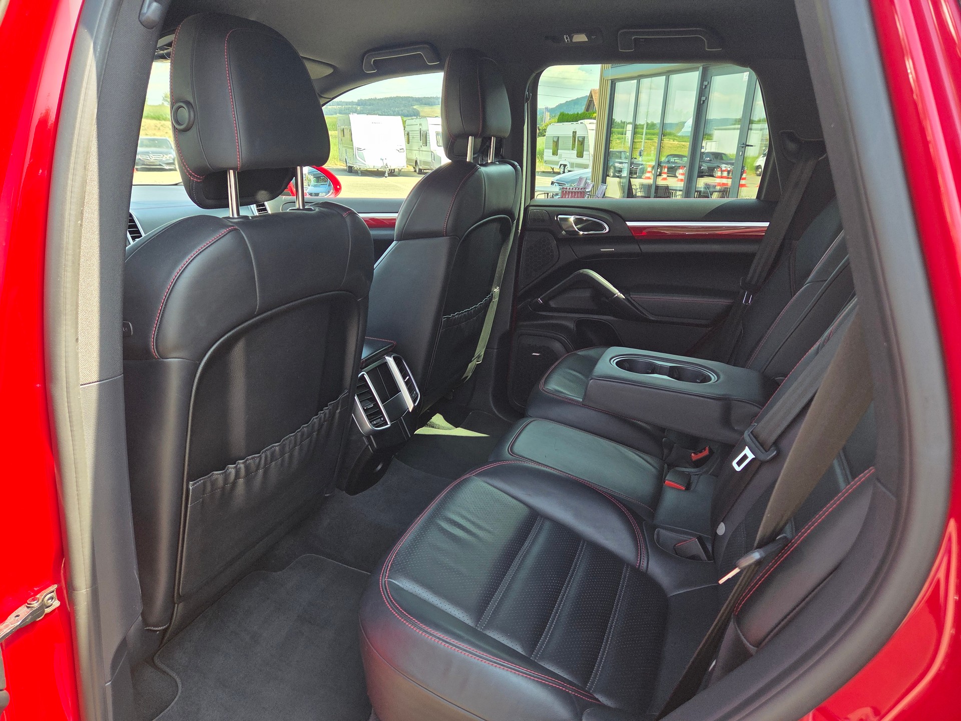 PORSCHE Cayenne S E-Hybrid-image-10