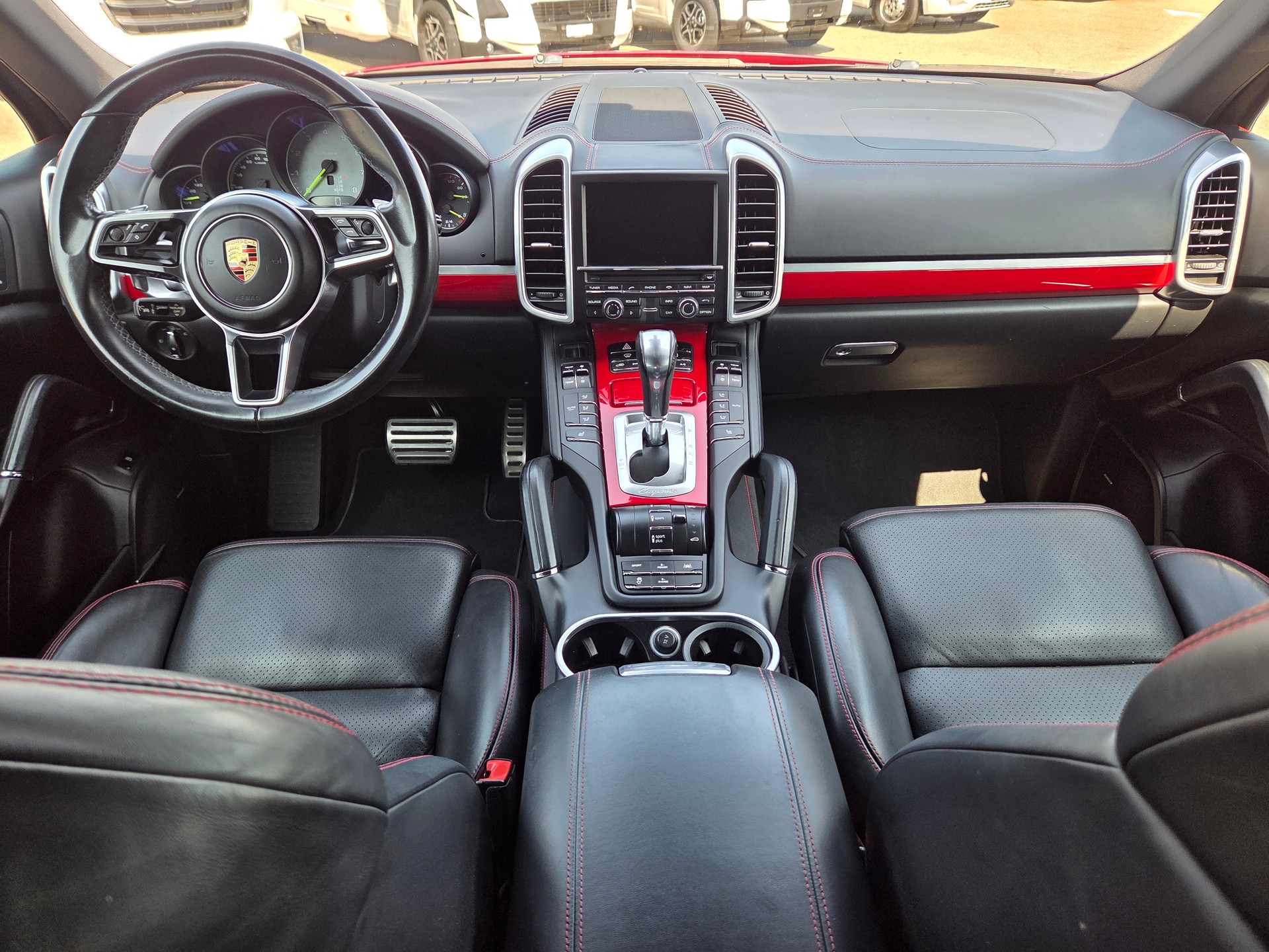 PORSCHE Cayenne S E-Hybrid-image-6